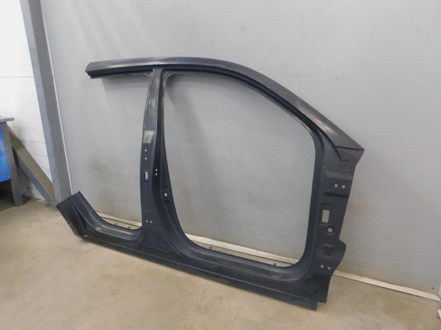 Кузовной элемент