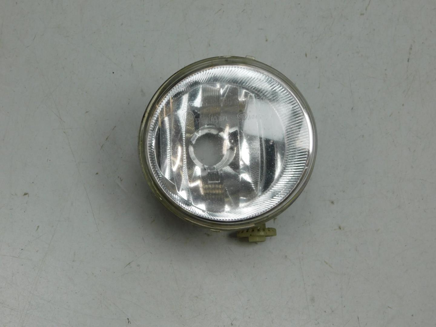 Фара противотуманная правая