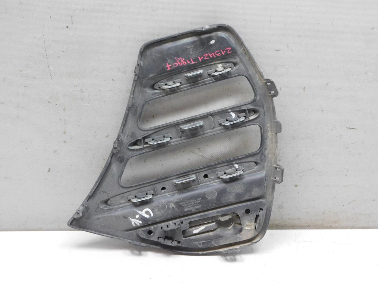 Решетка в бампер правая