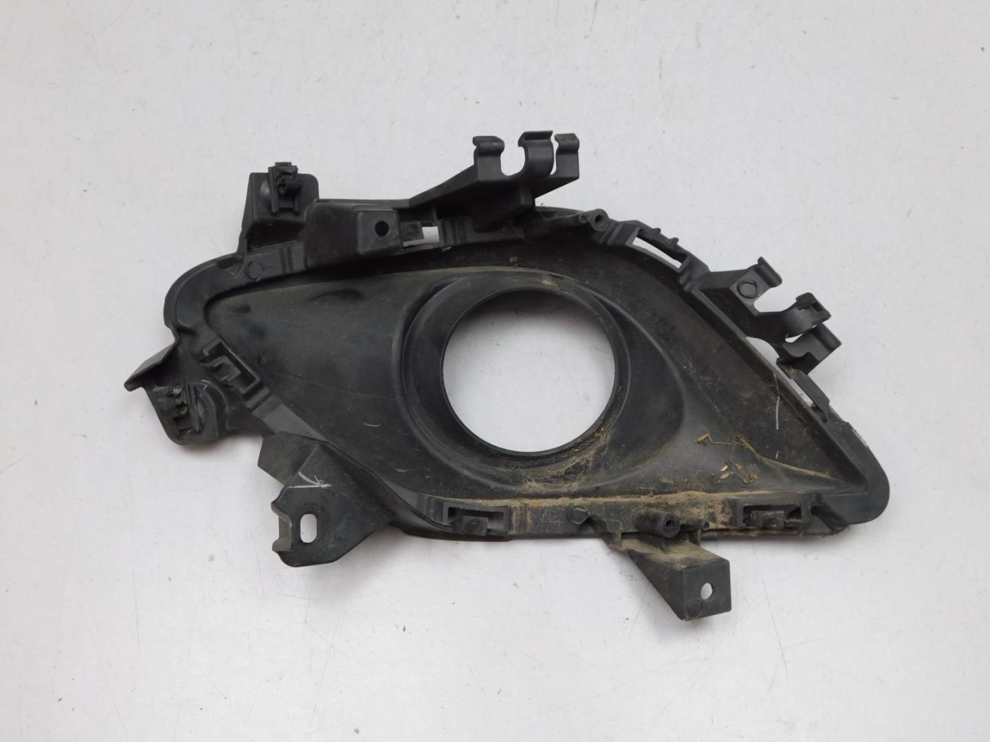 Решетка в бампер правая