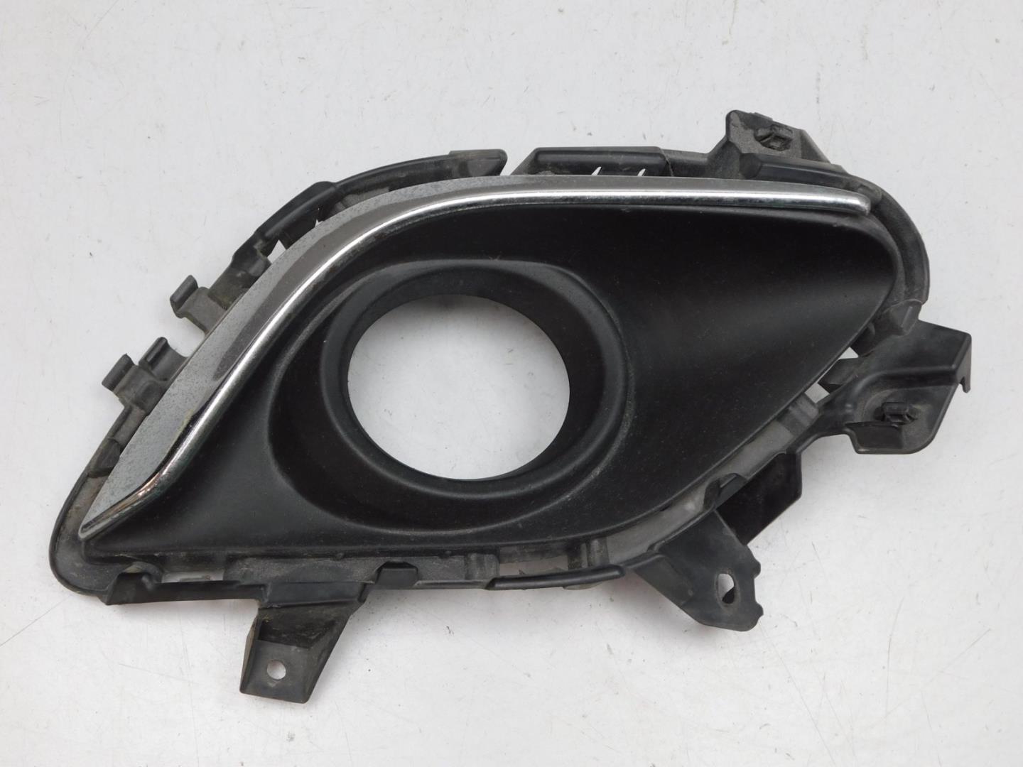 Решетка в бампер правая