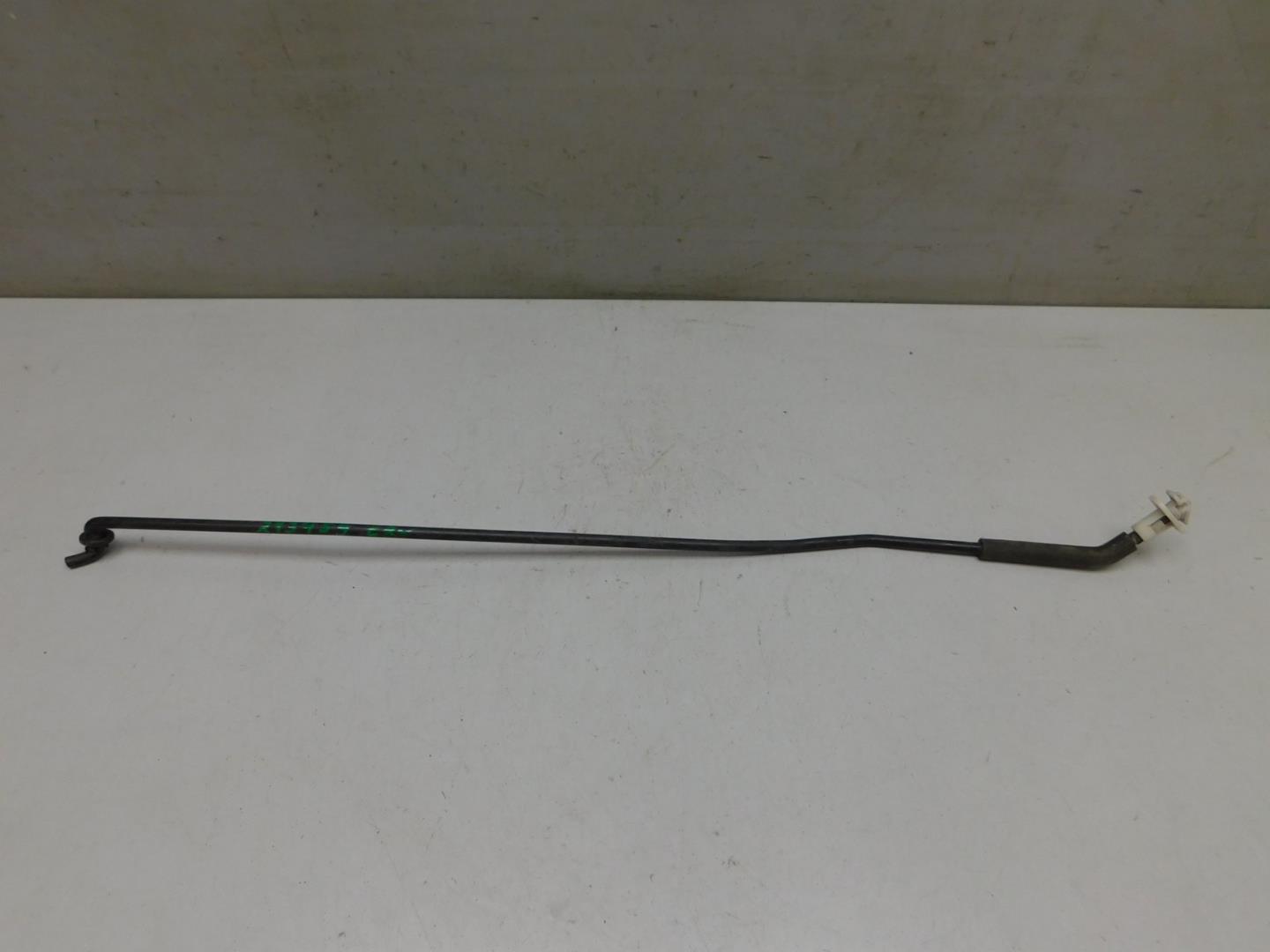 Держатель капота