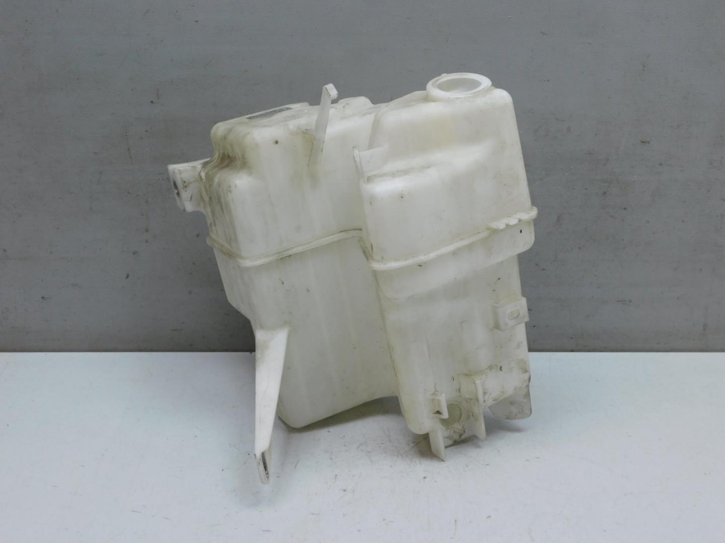 Бачок омывателя лобового стекла