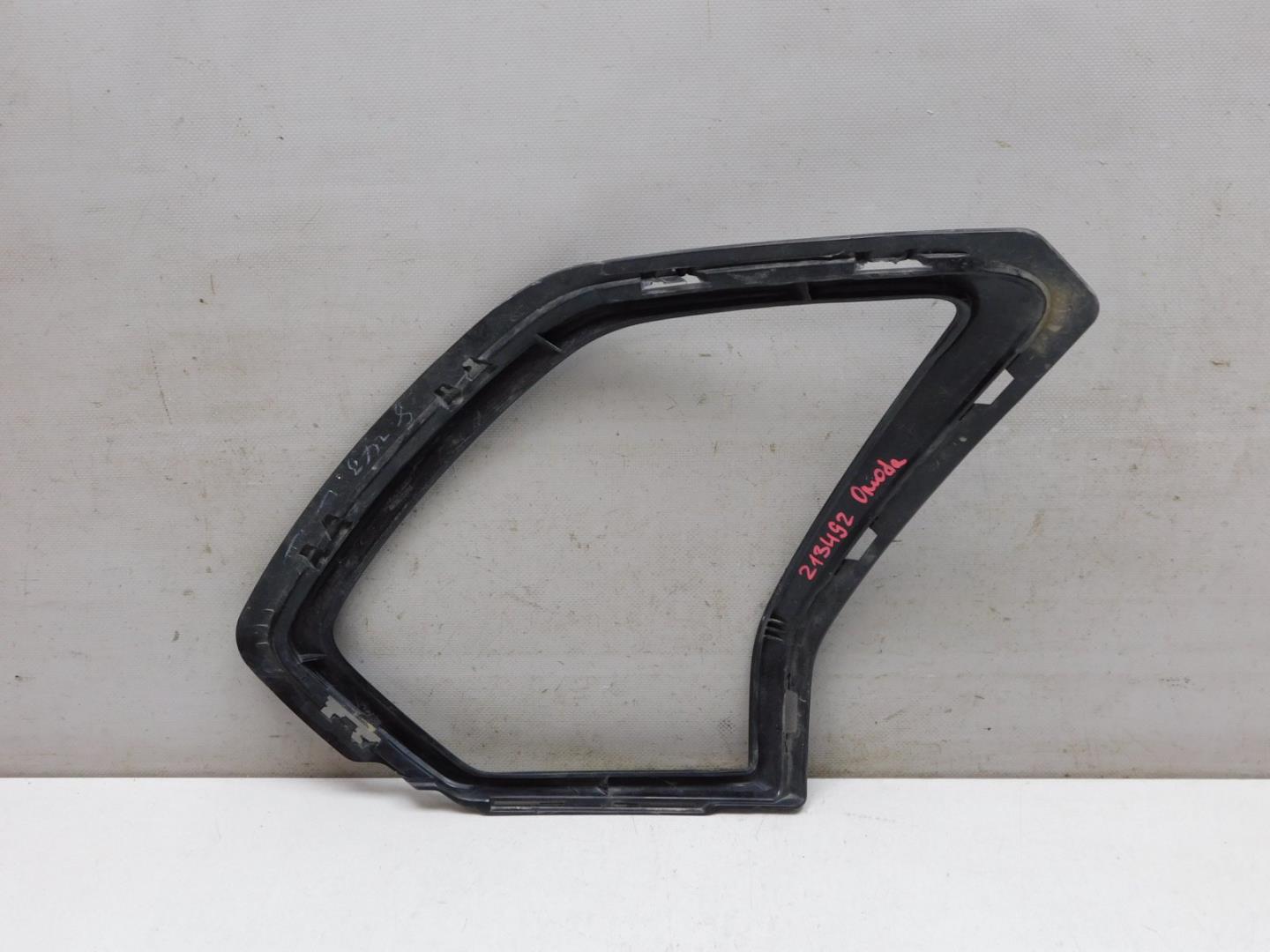 Накладка переднего бампера