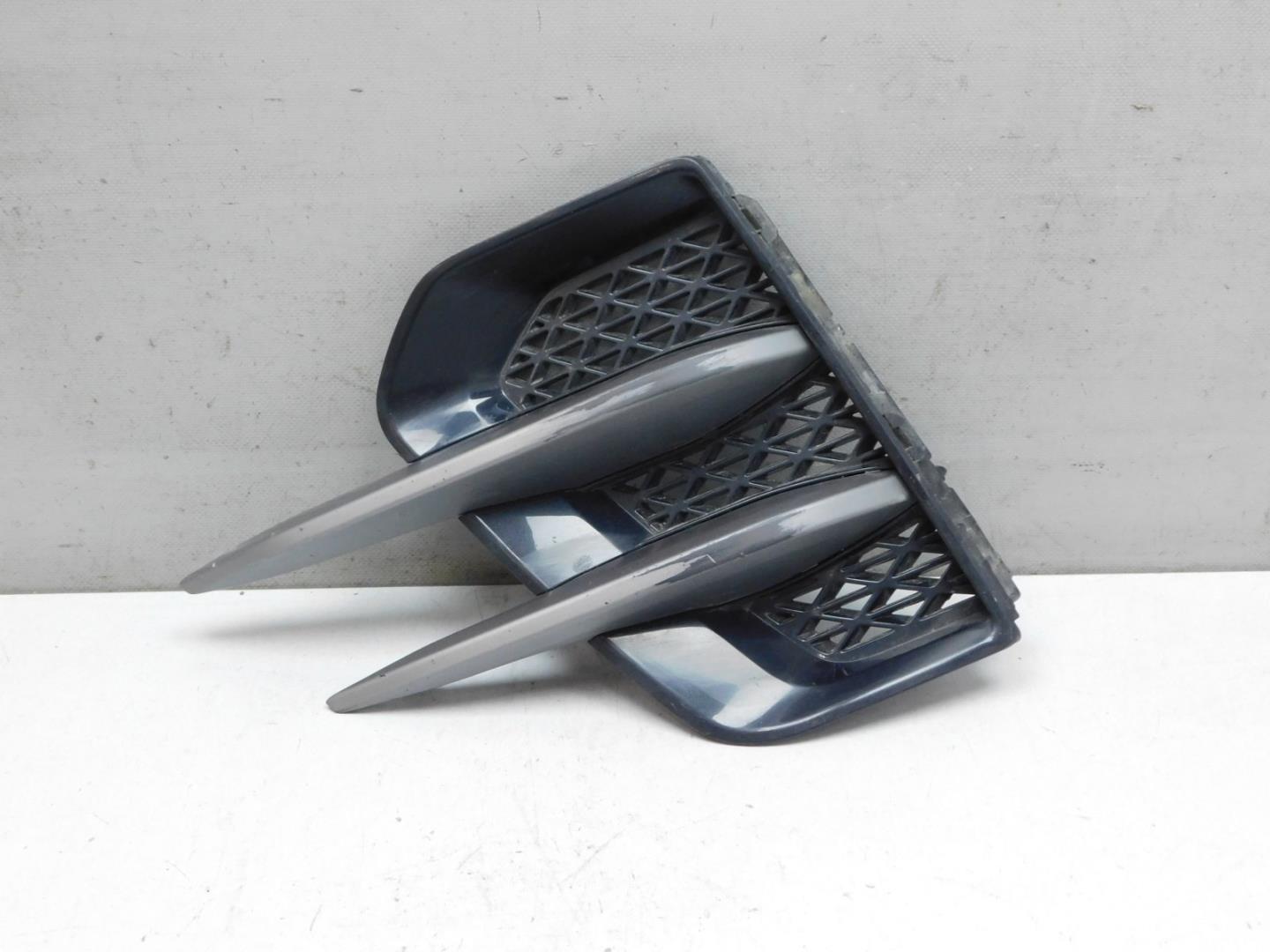 Решетка в бампер левая