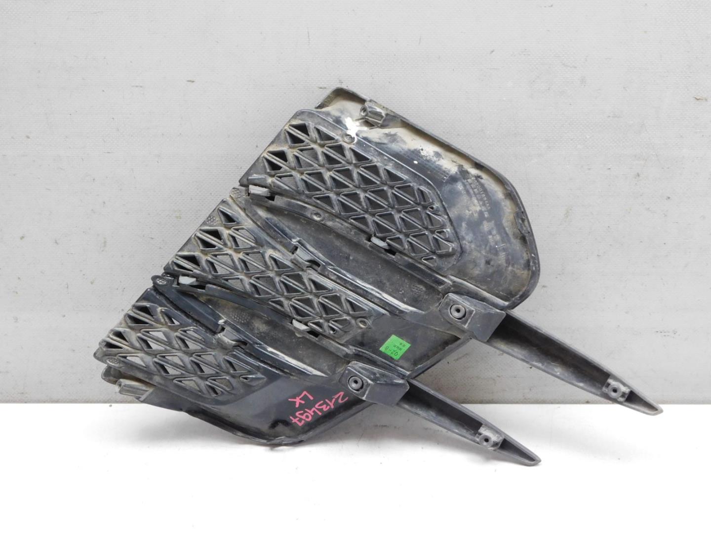 Решетка в бампер левая