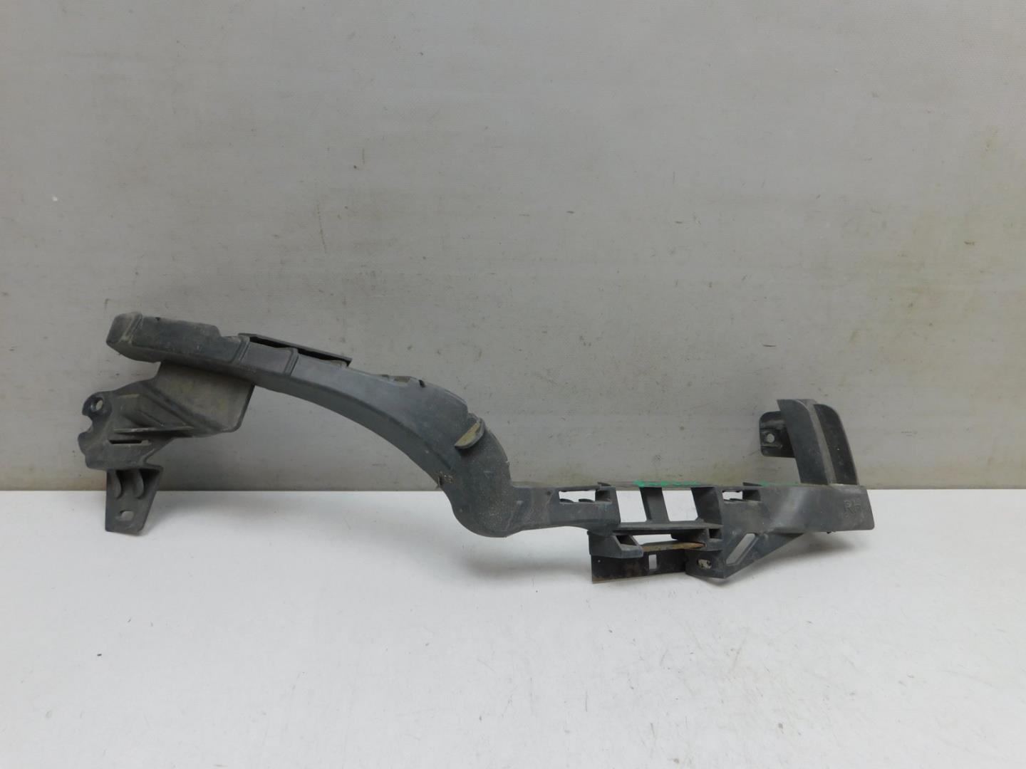 Крепеж фары