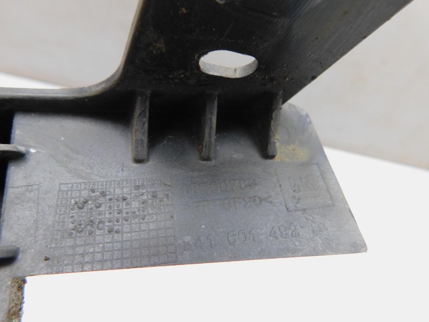 Крепеж фары