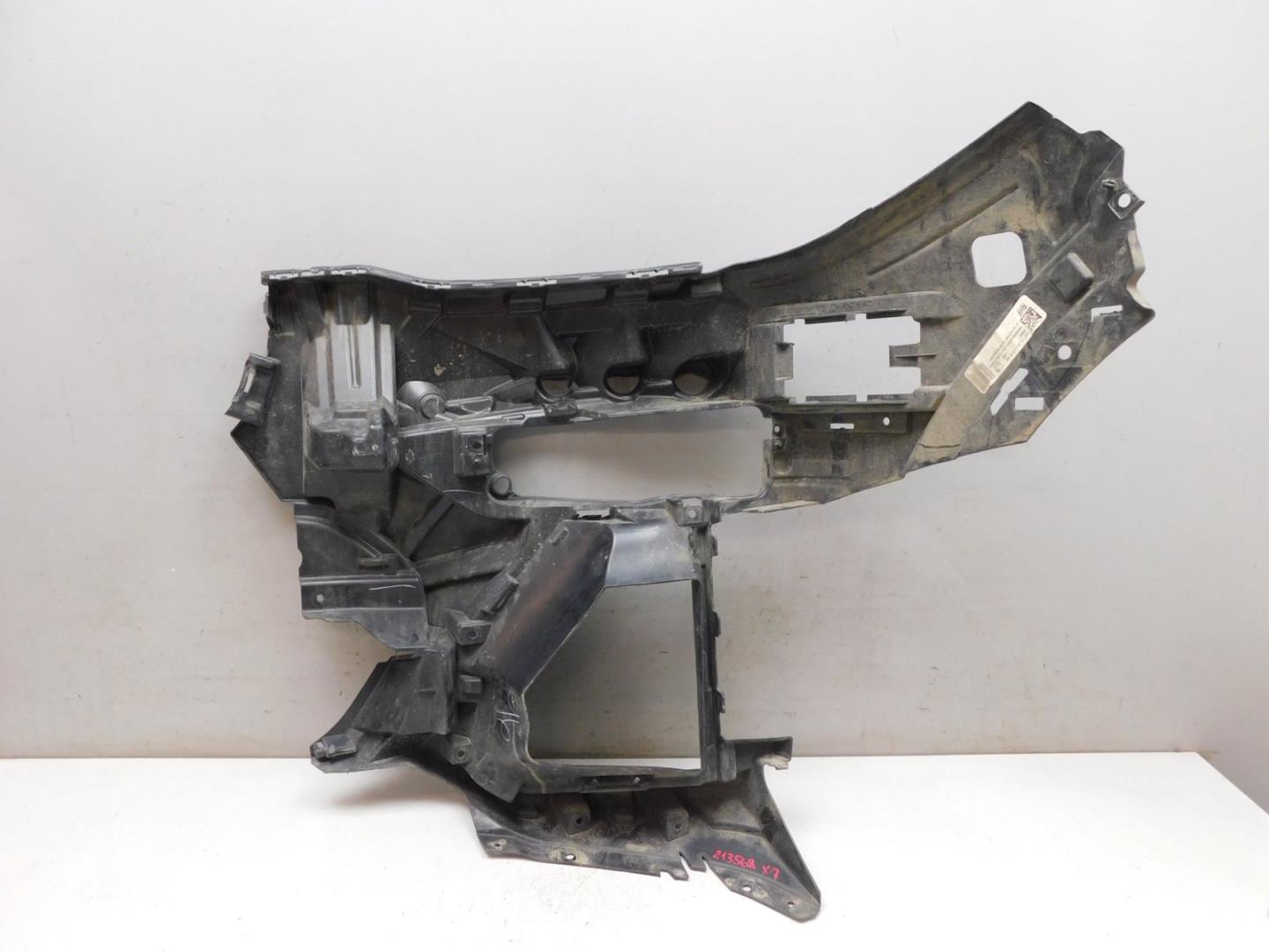 Кронштейн переднего бампера