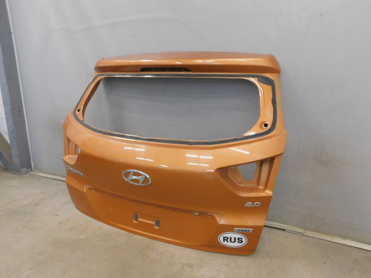 Дверь багажника