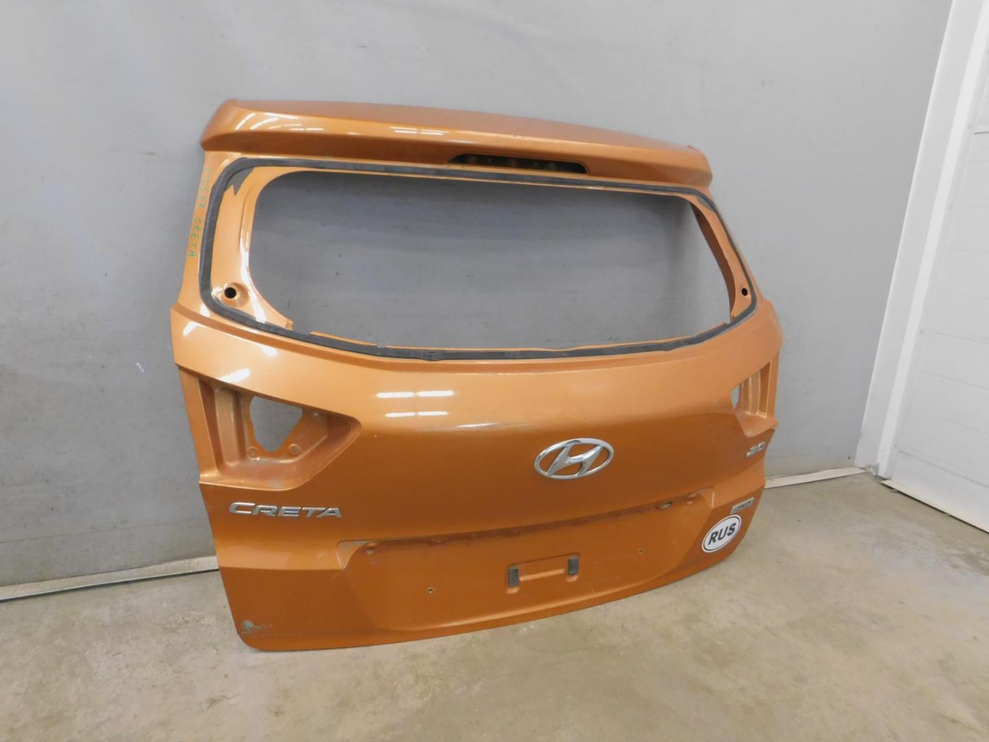 Дверь багажника