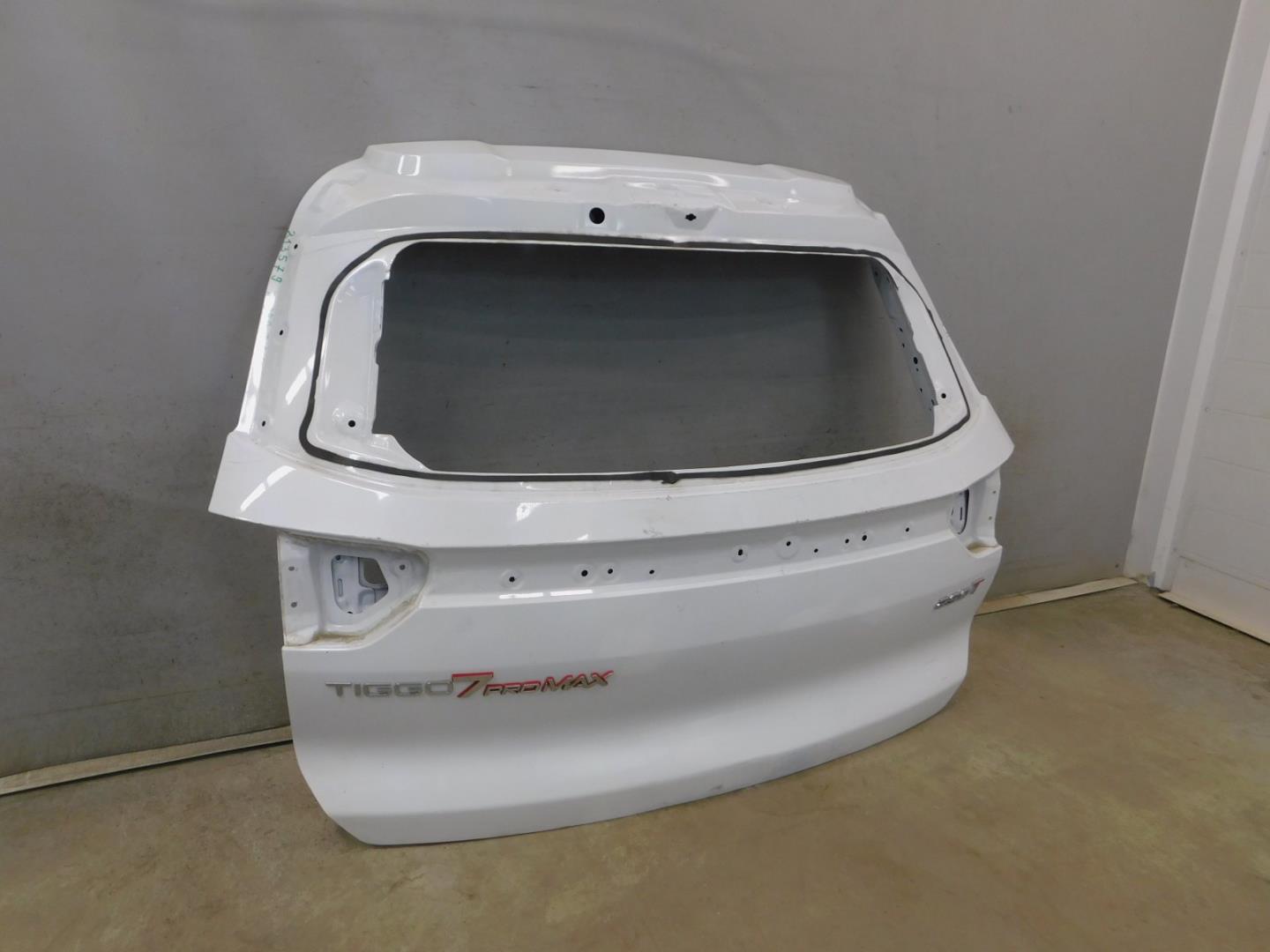 Дверь багажника