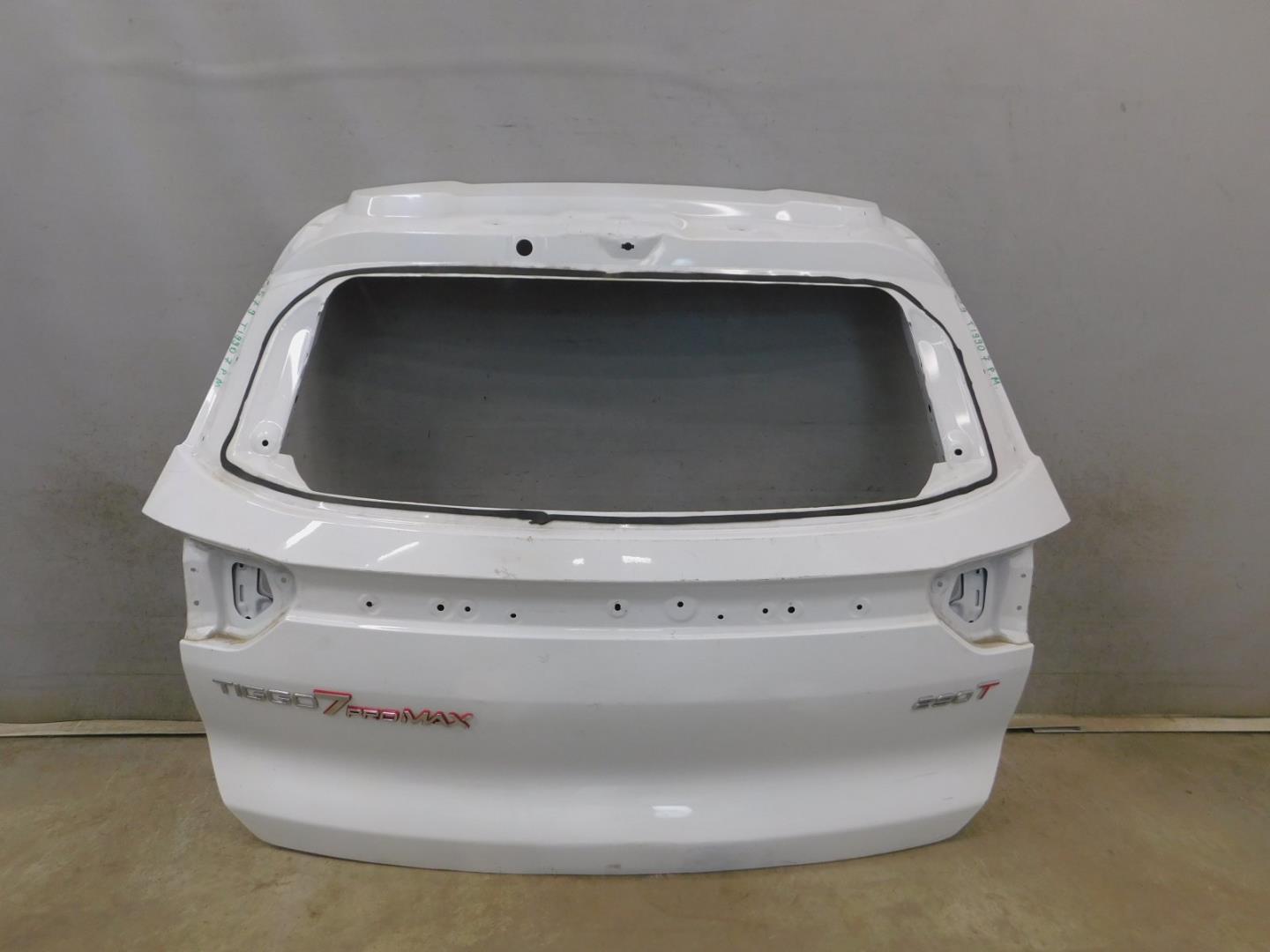 Дверь багажника