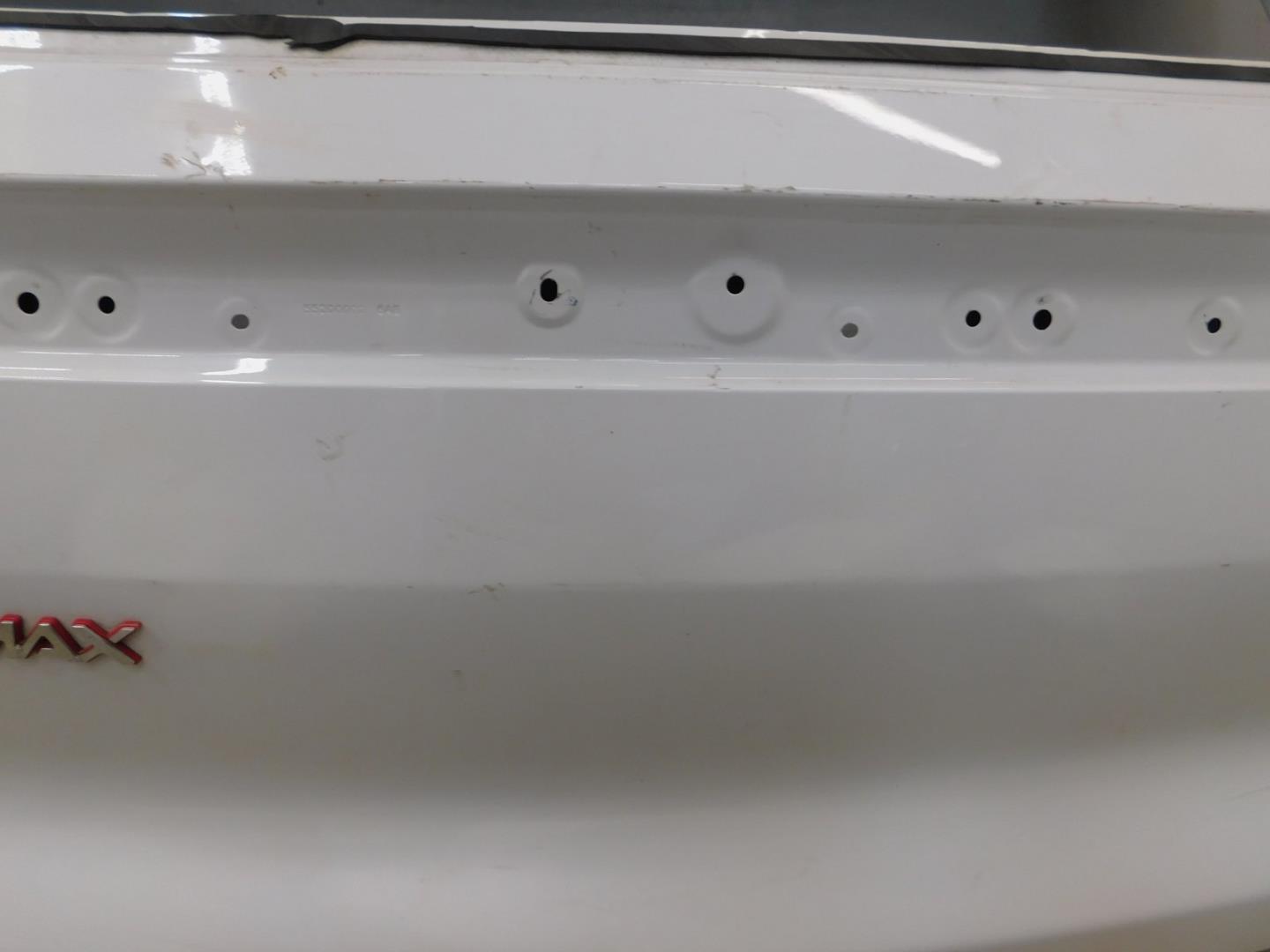 Дверь багажника