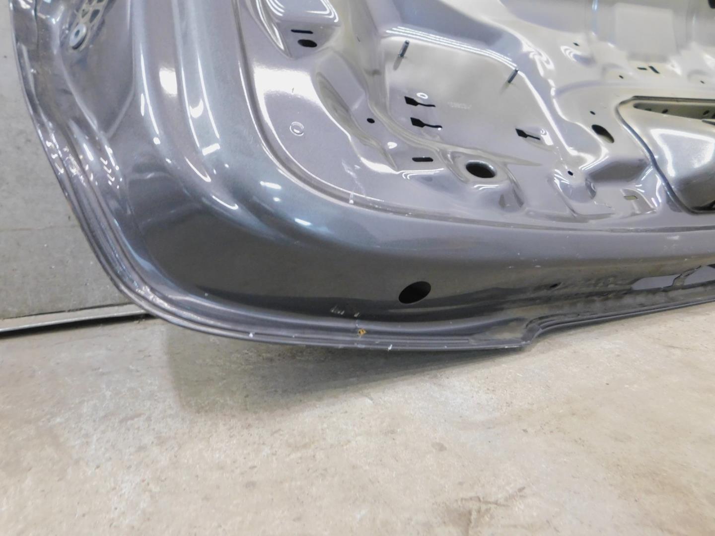 Дверь багажника