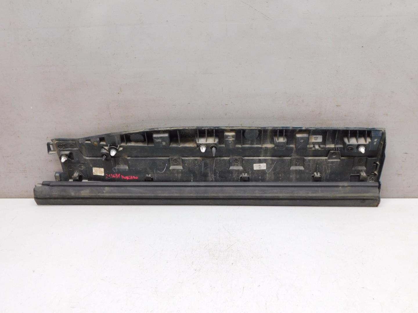 Накладка двери задней левой