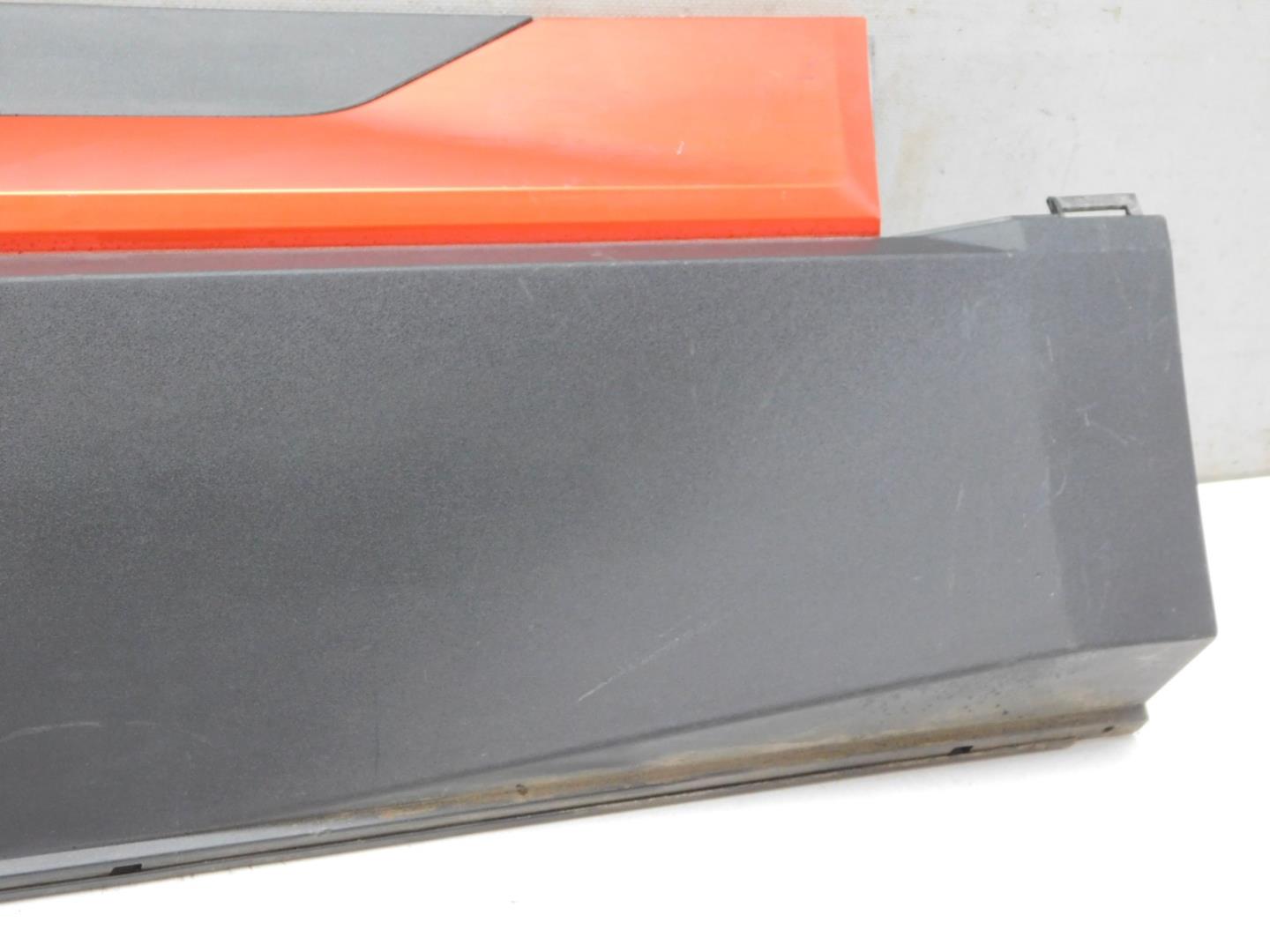 Накладка двери задней левой