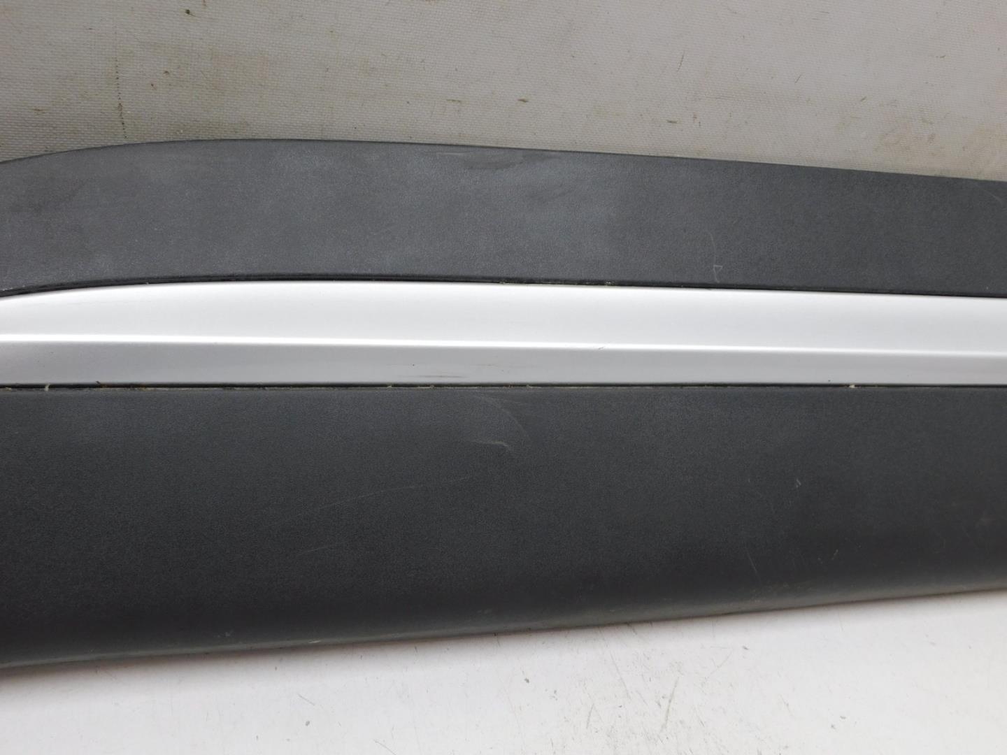 Накладка двери передней левой