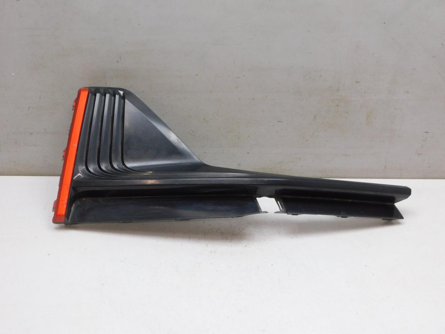 Накладка переднего бампера