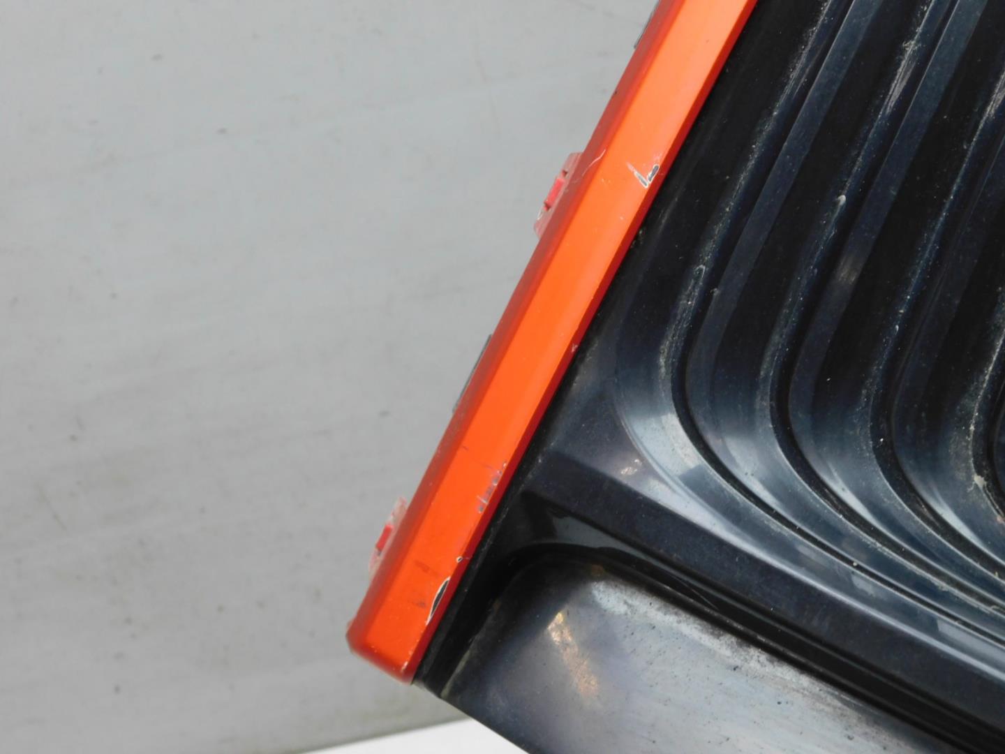 Накладка переднего бампера