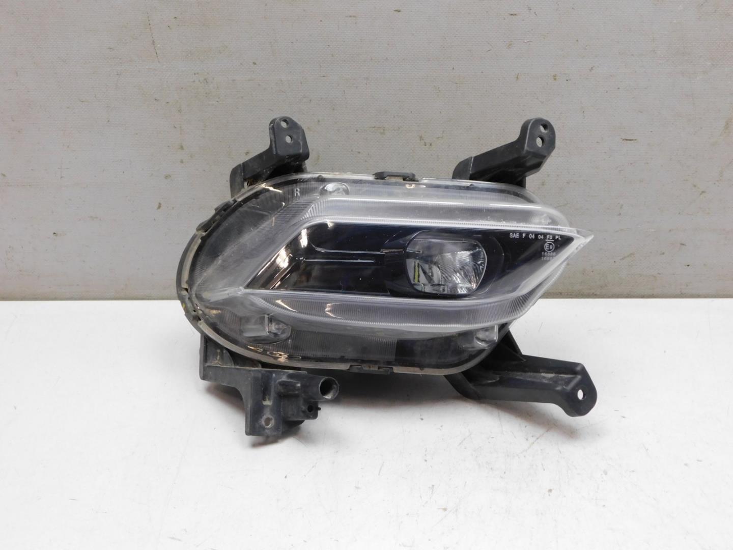 Фара противотуманная правая