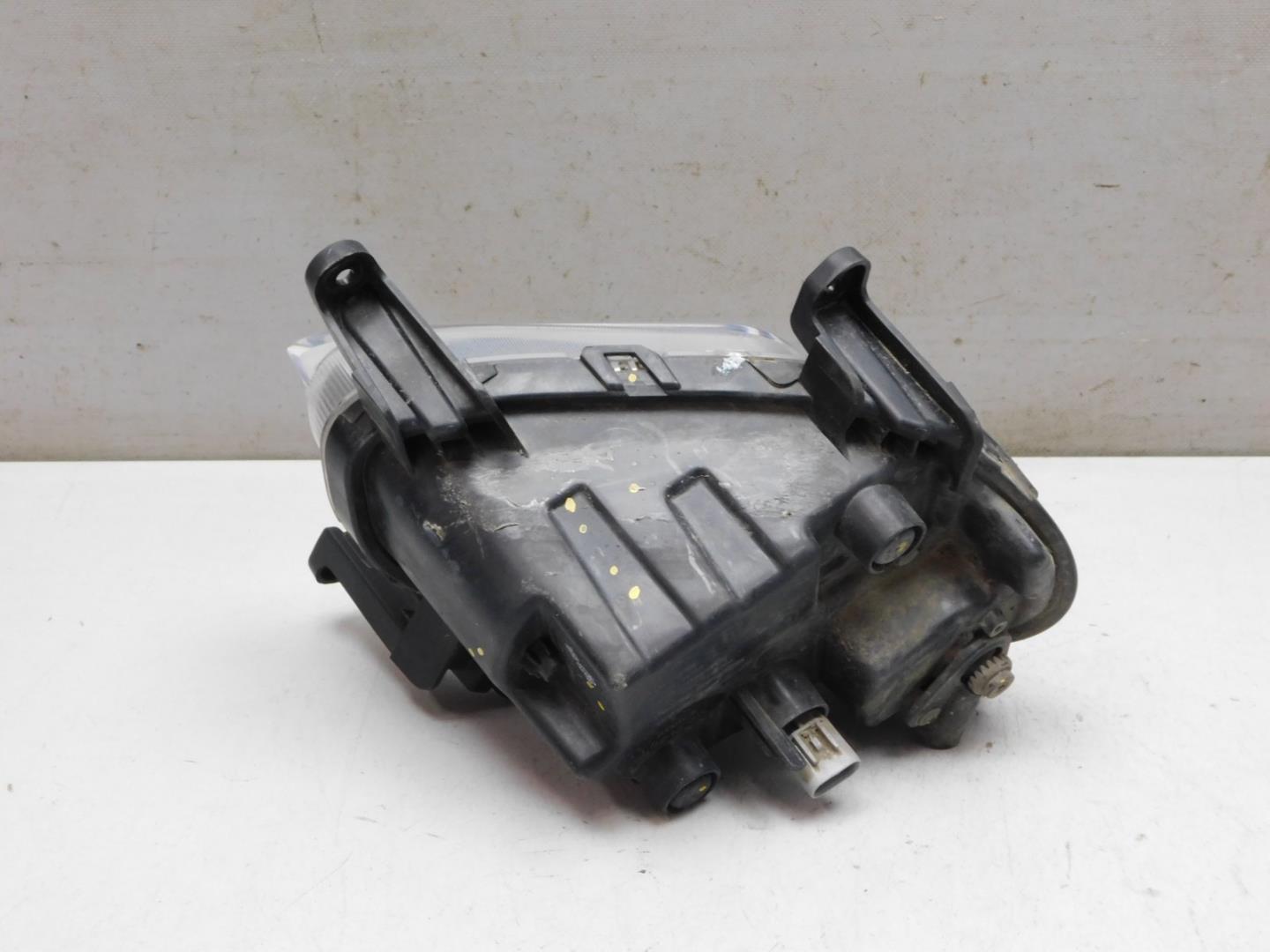 Фара противотуманная правая