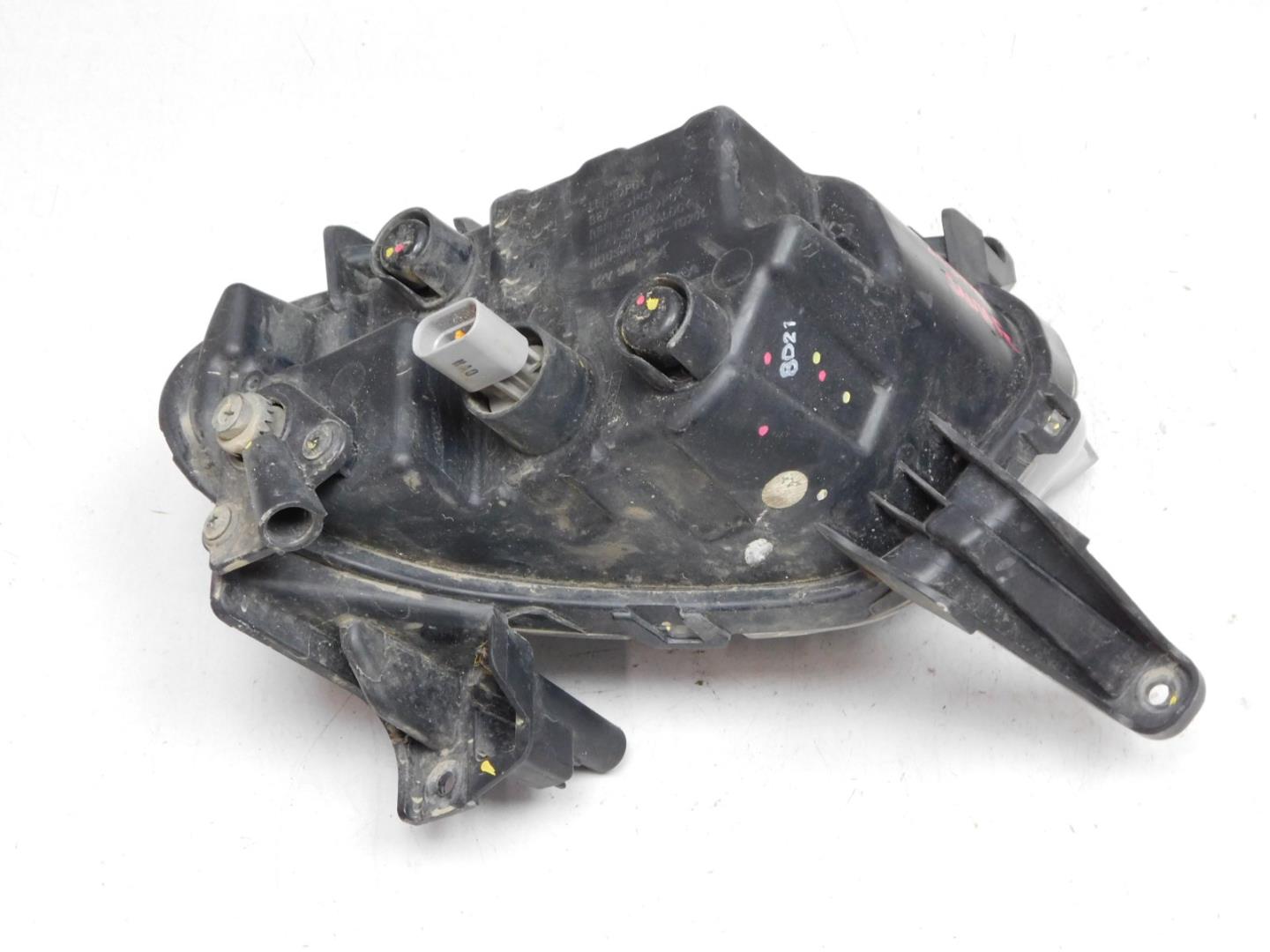 Фара противотуманная левая