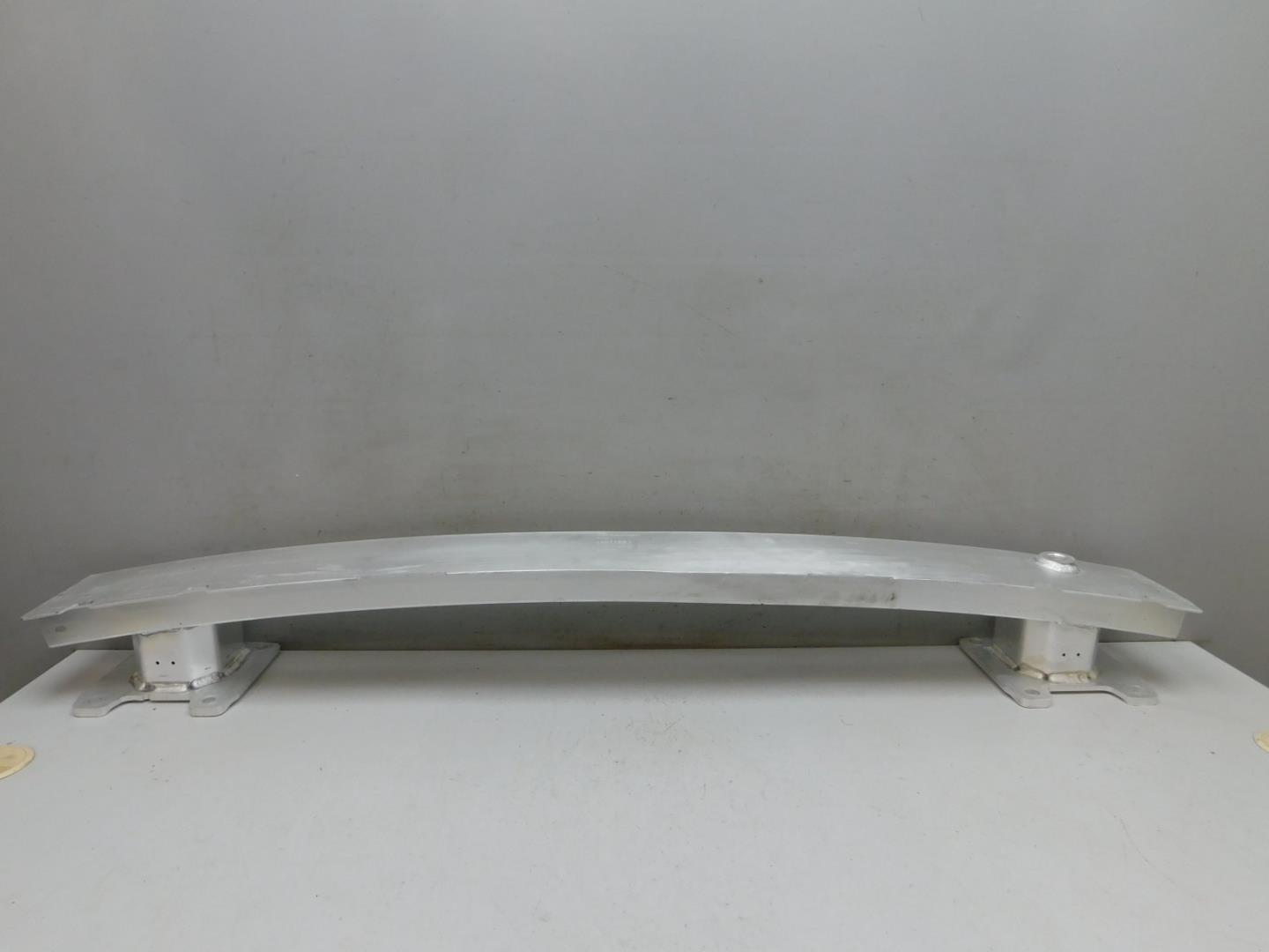 Усилитель заднего бампера