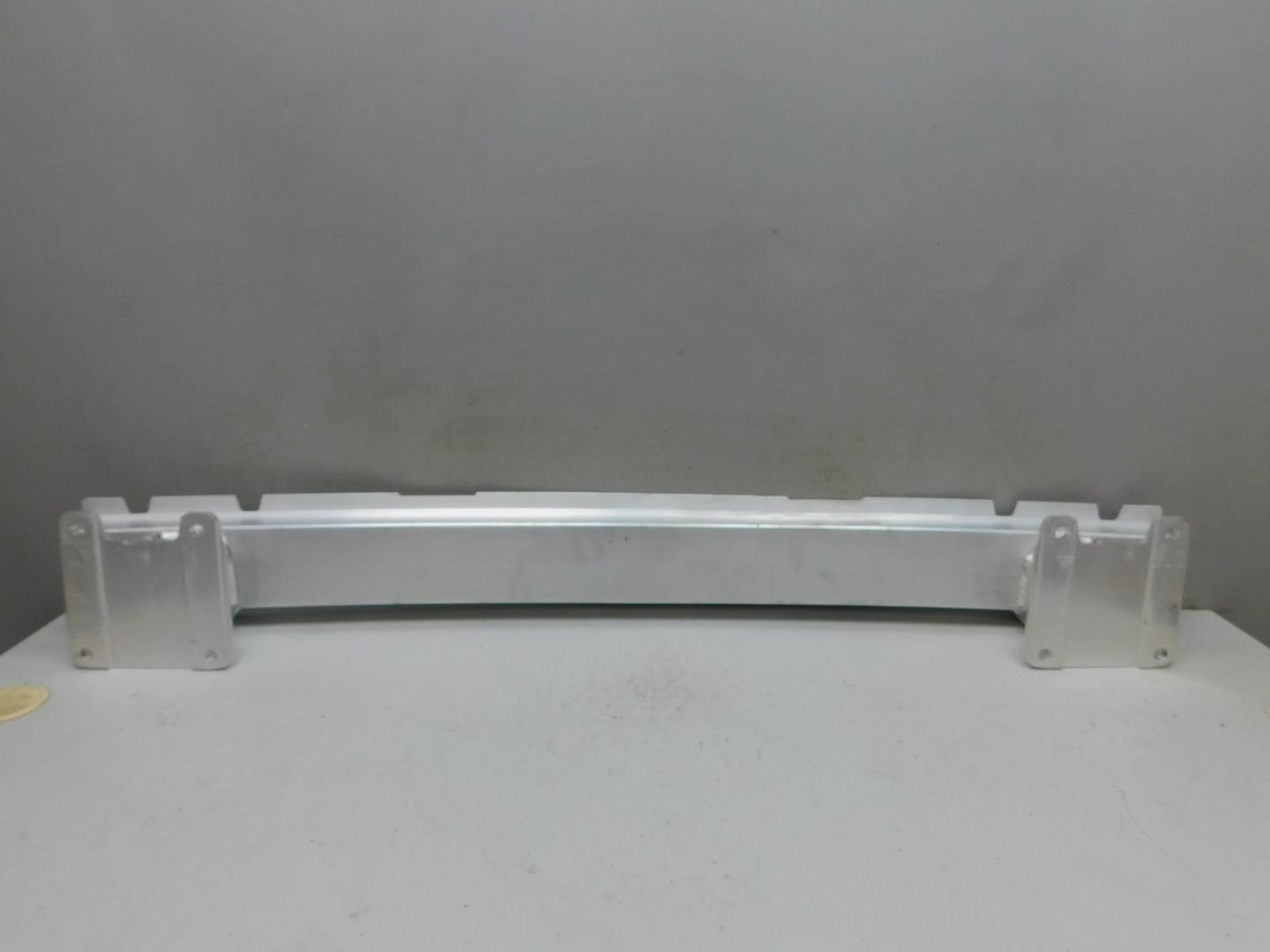 Усилитель заднего бампера