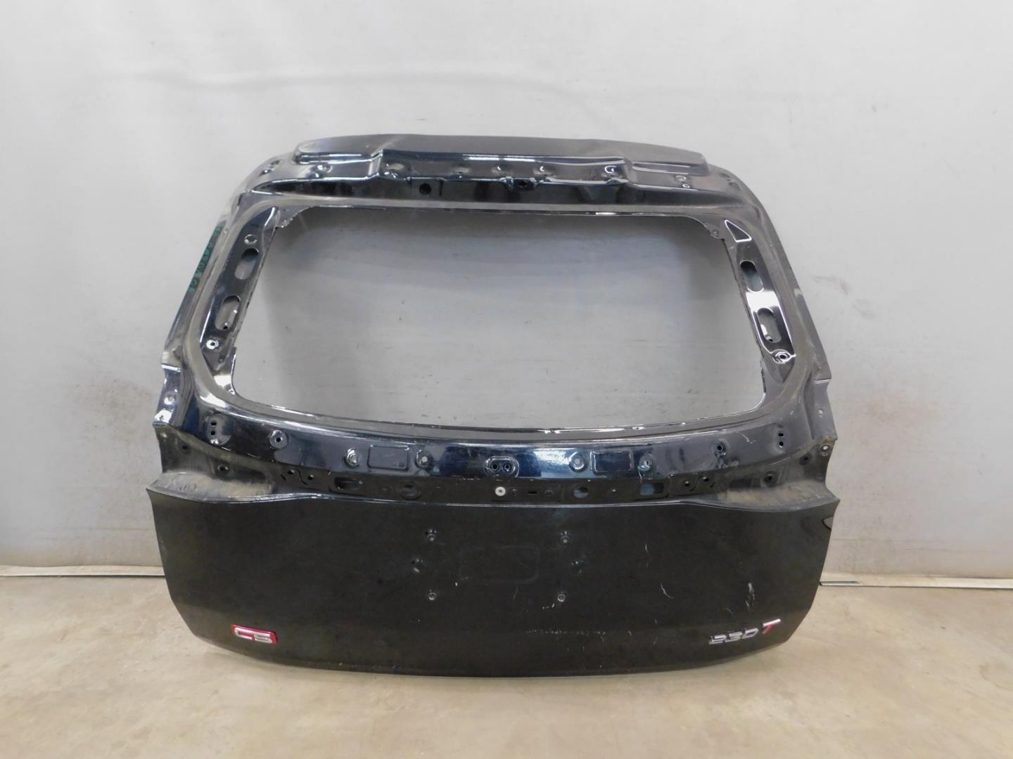 Дверь багажника