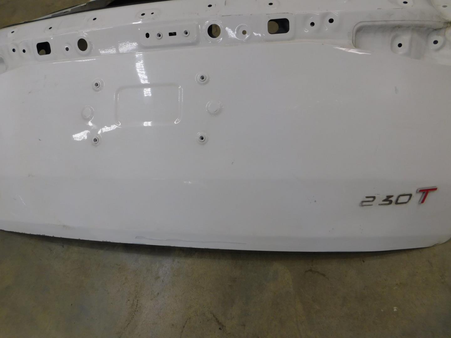 Дверь багажника