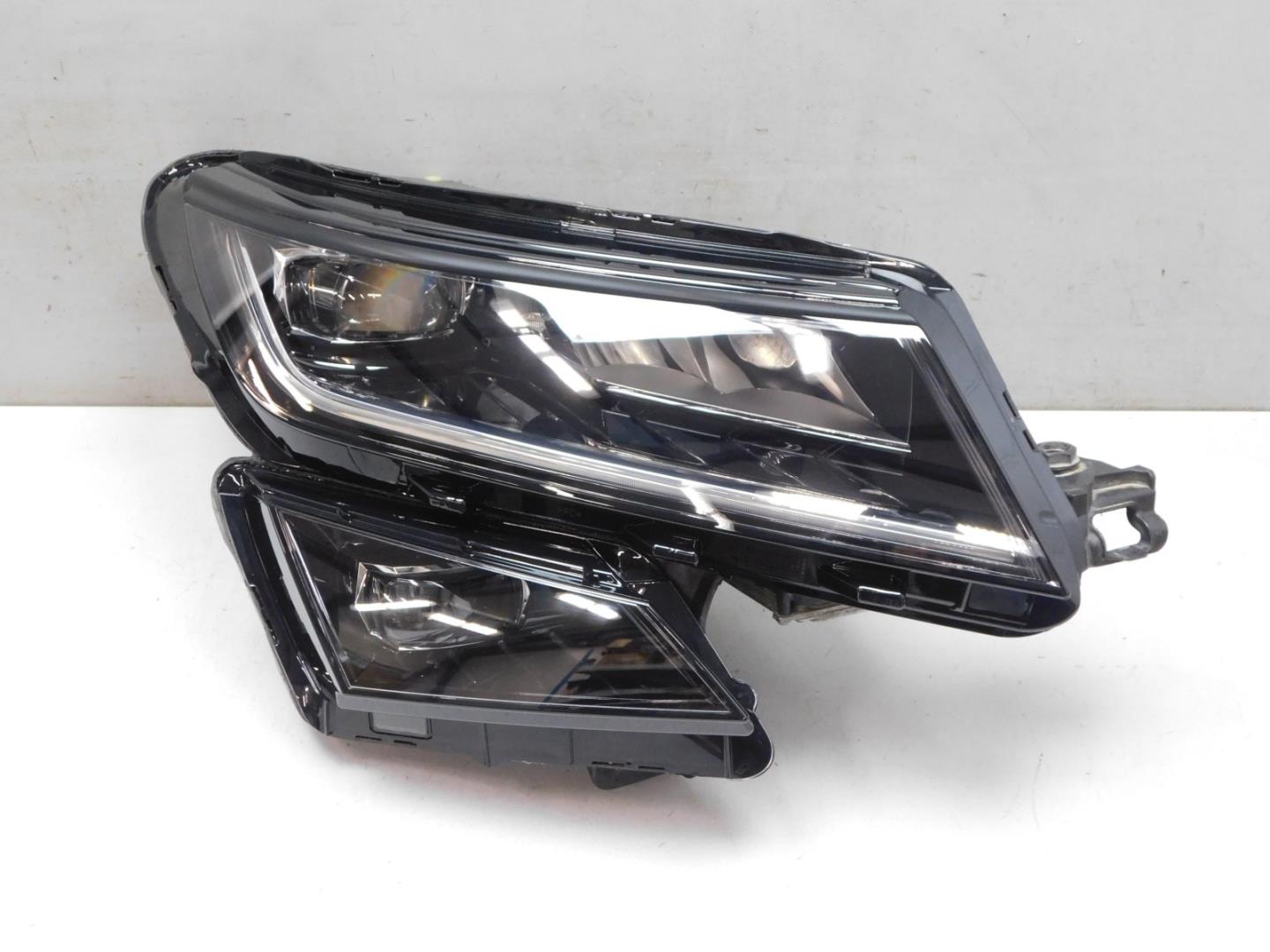 Фара правая