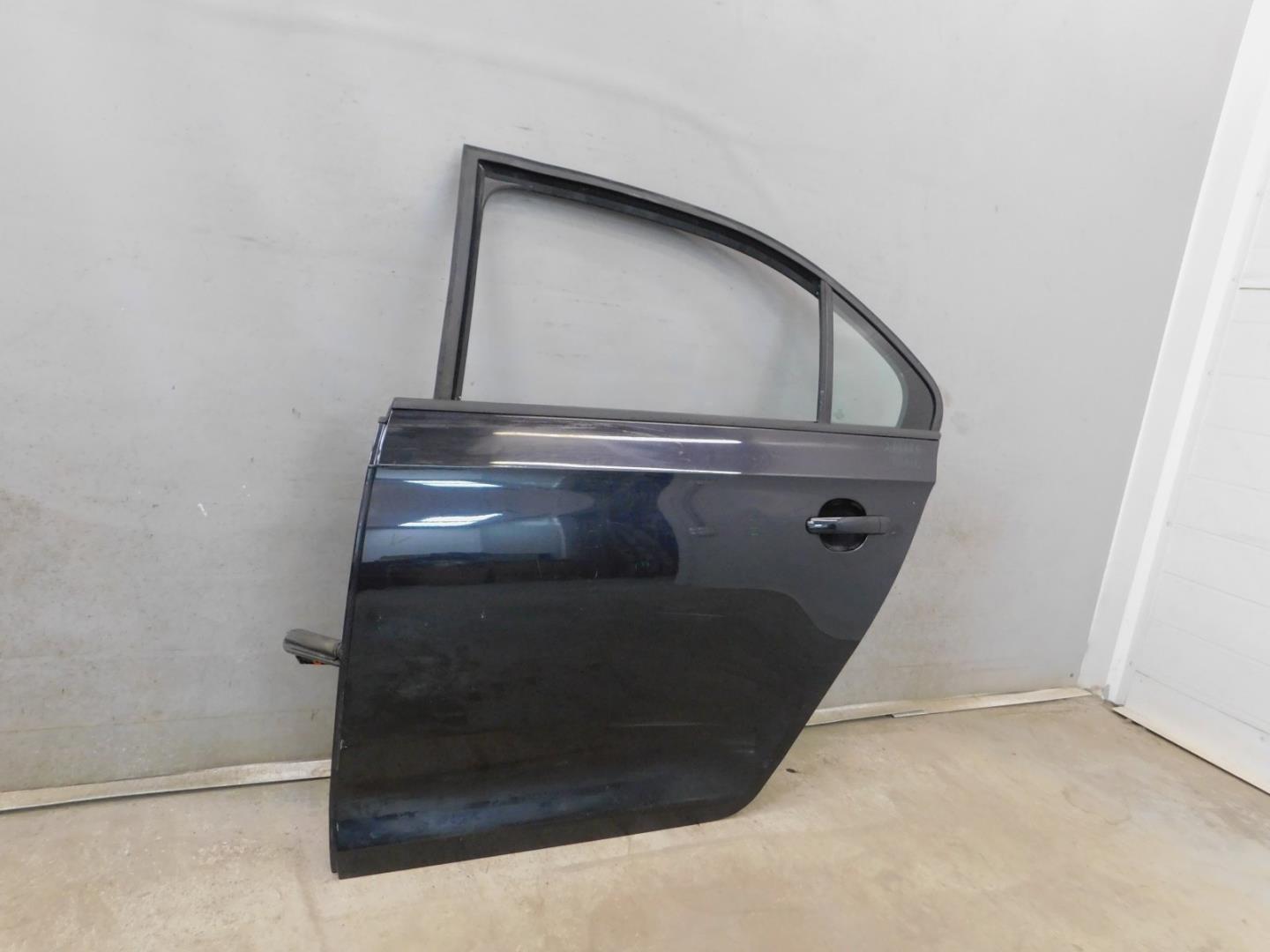 Дверь задняя левая