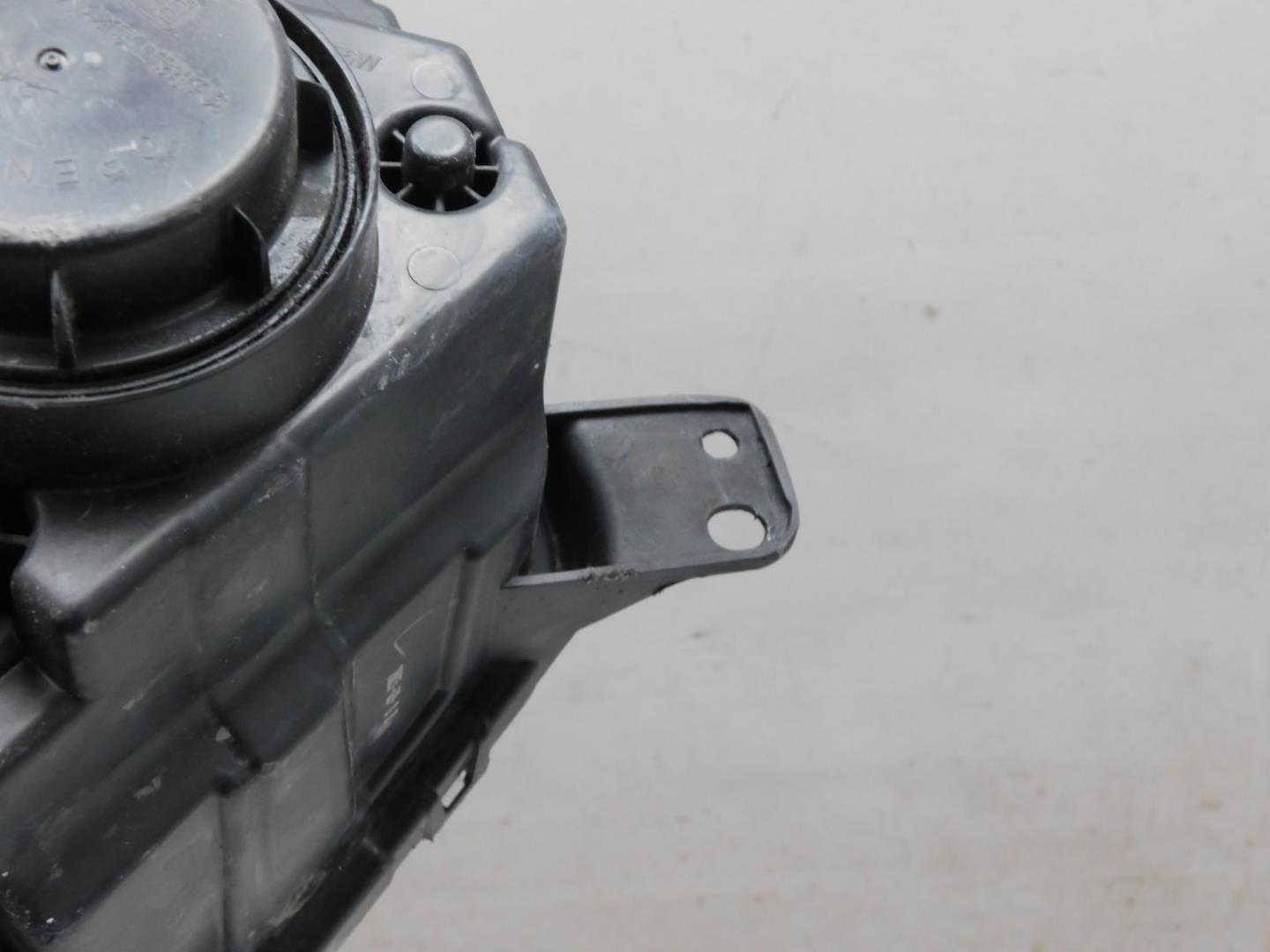 Фара противотуманная правая