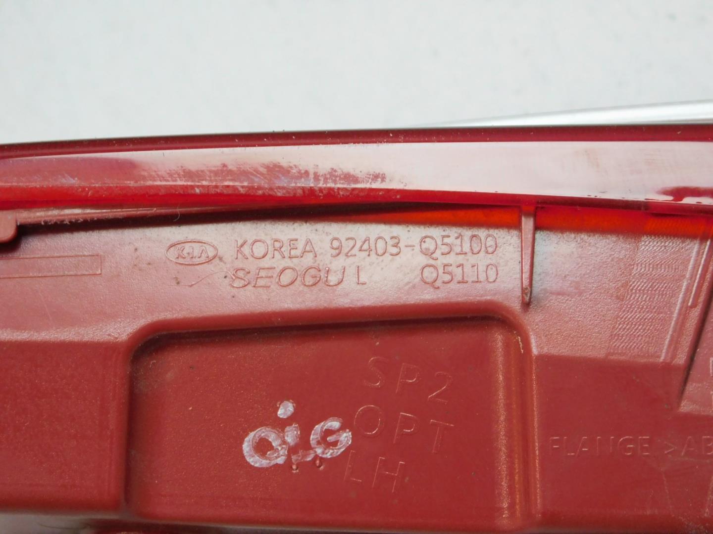 Фонарь задний внутренний левый