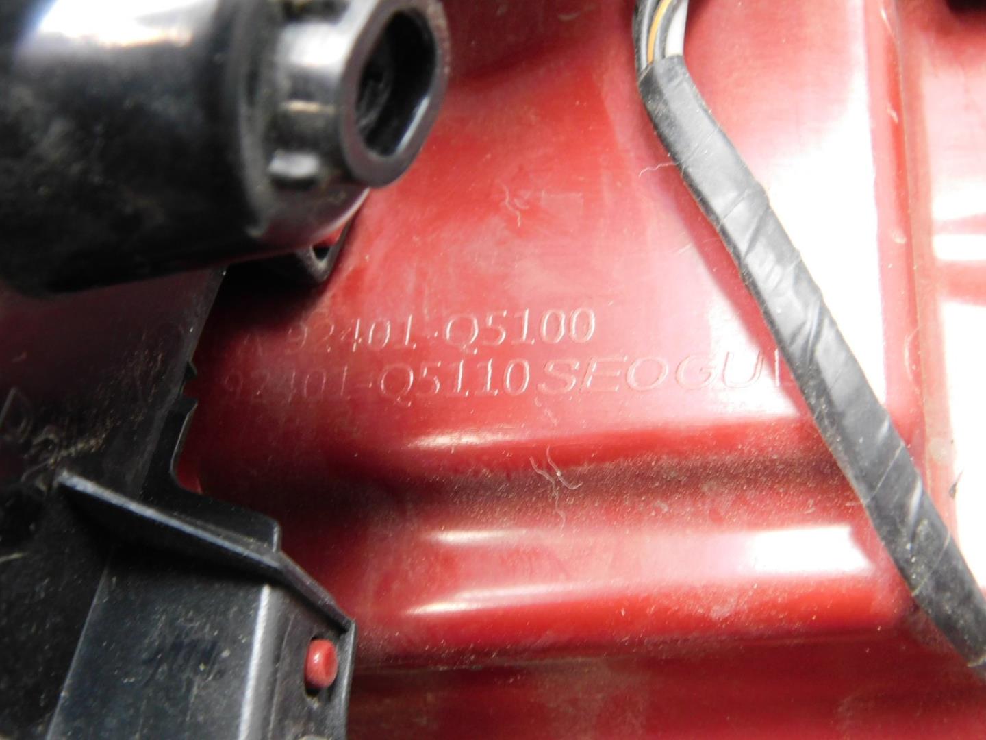 Фонарь задний наружный левый