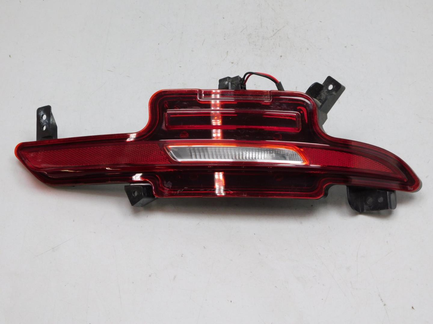 Фонарь задний в бампер правый