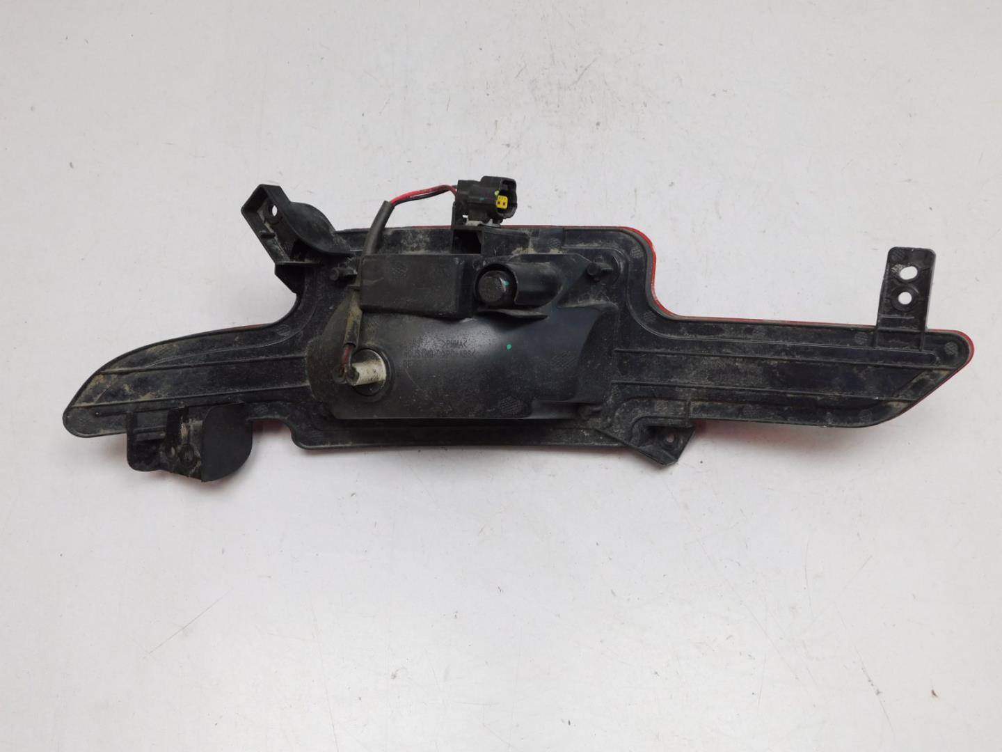 Фонарь задний в бампер правый