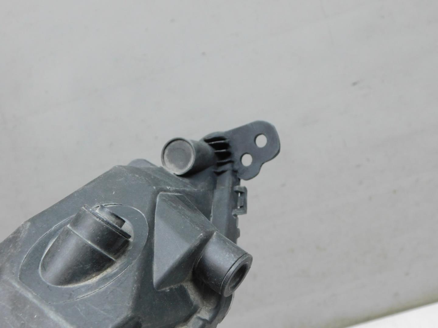 Фара противотуманная левая