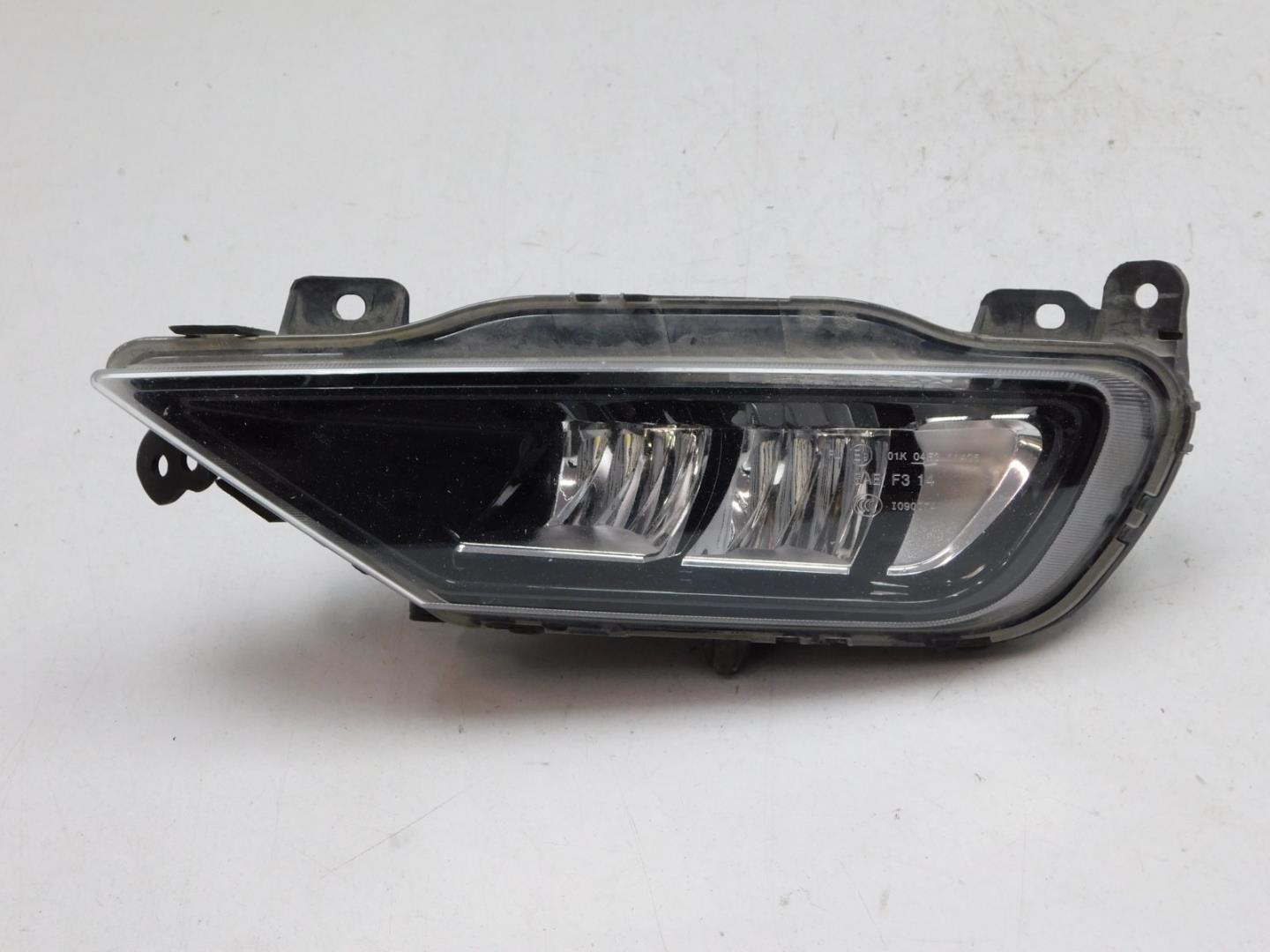 Фара противотуманная левая