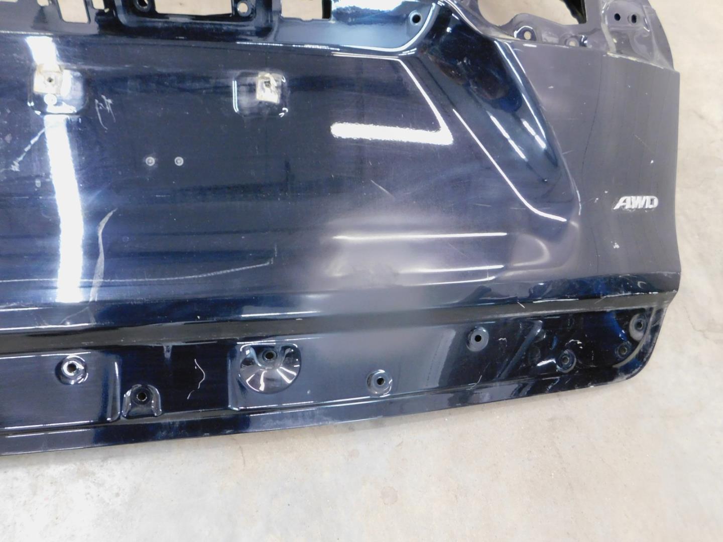 Дверь багажника