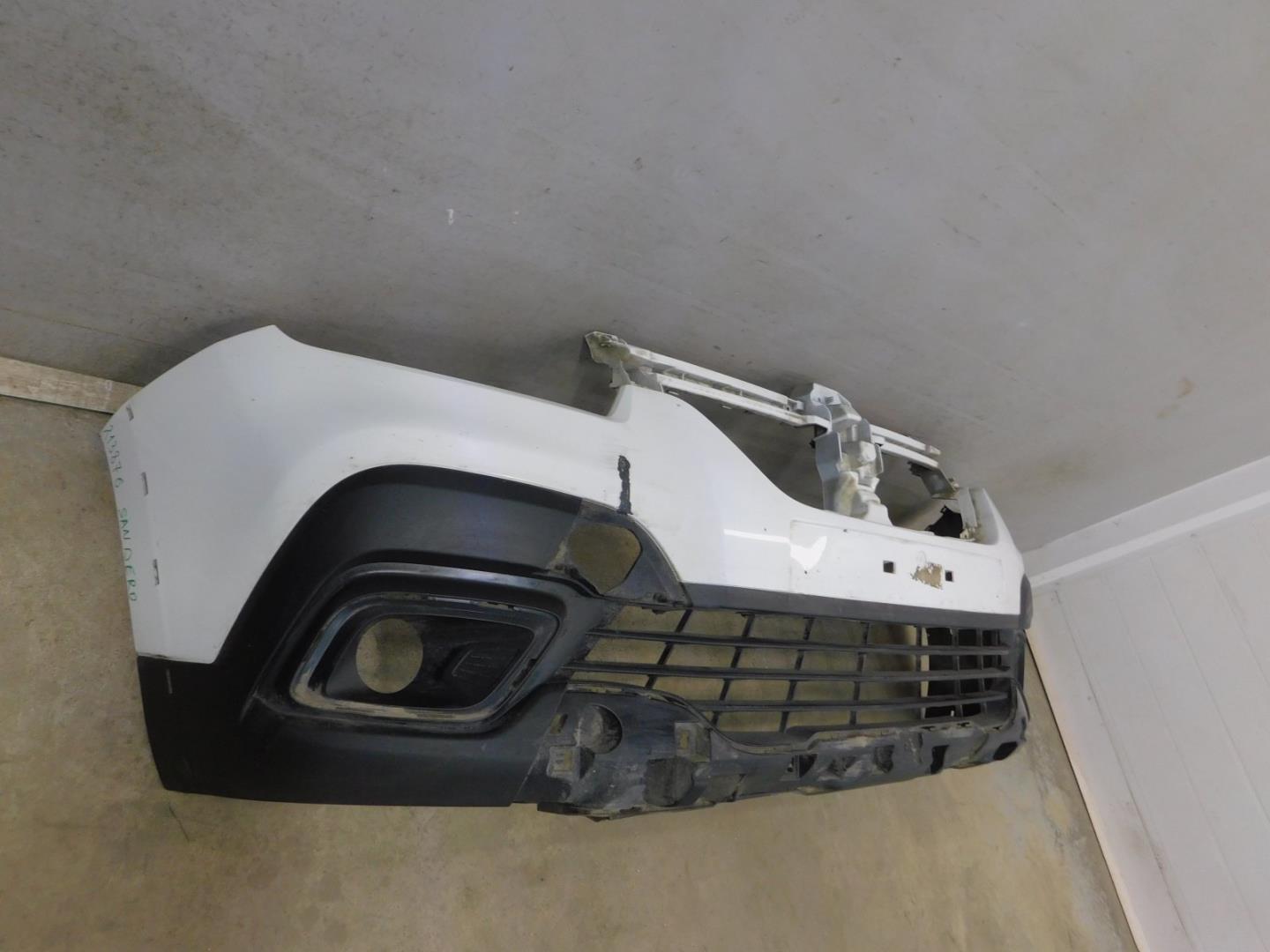 Бампер передний