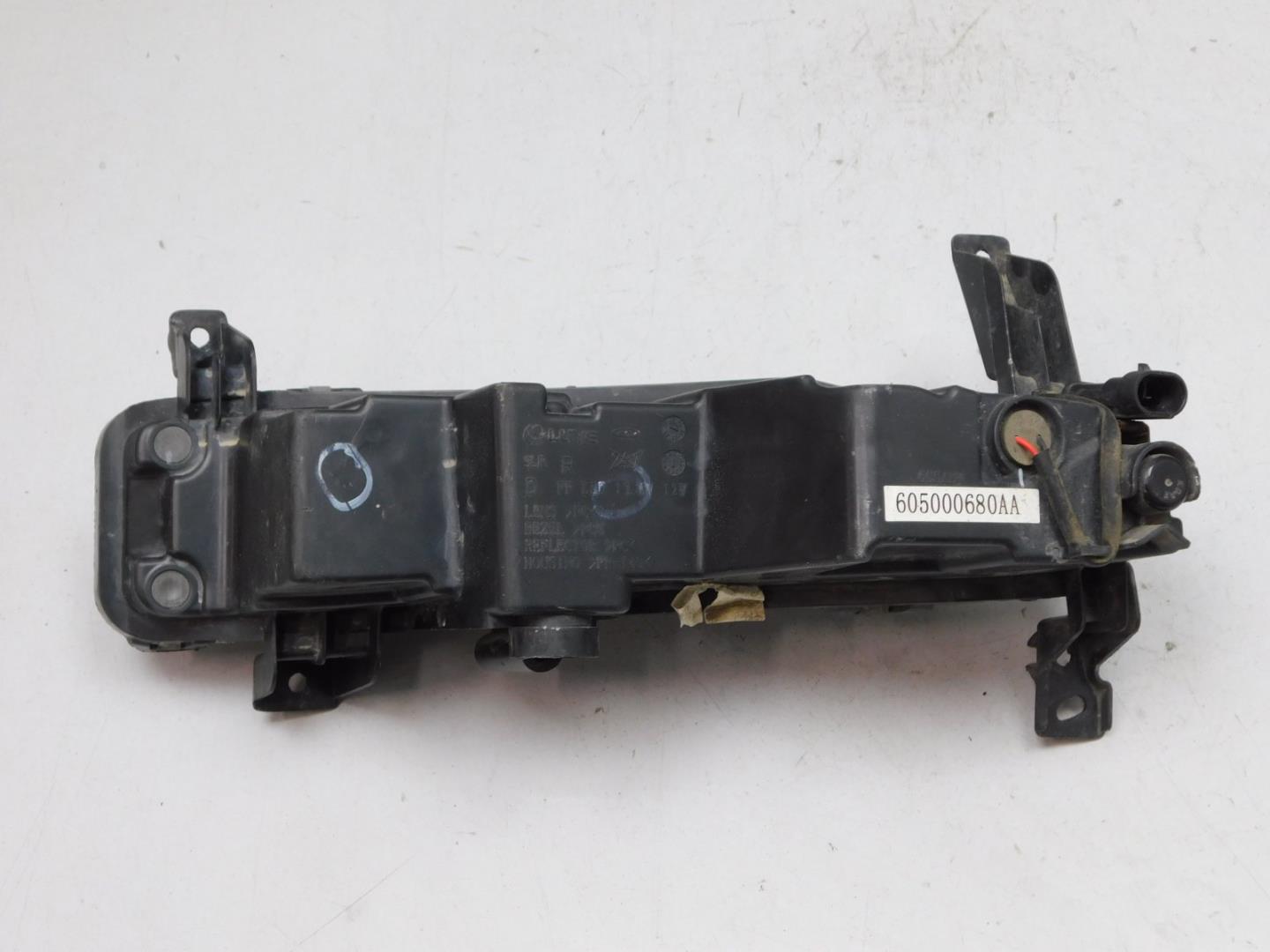 Фара противотуманная правая