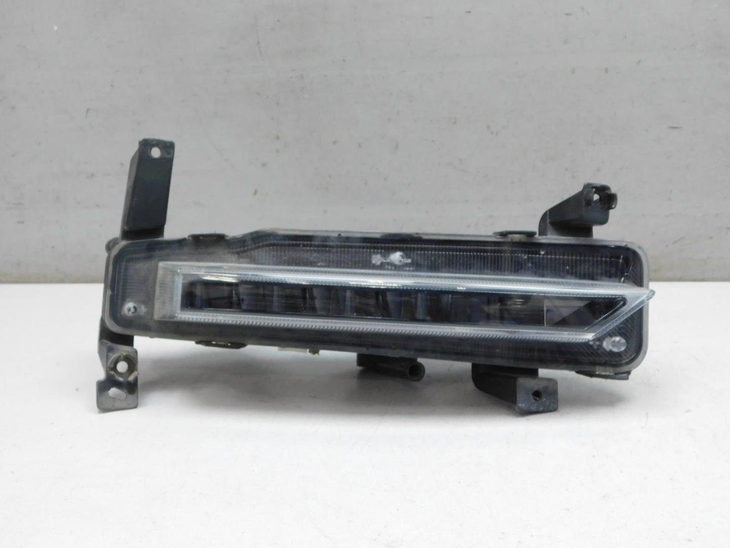 Фара противотуманная правая