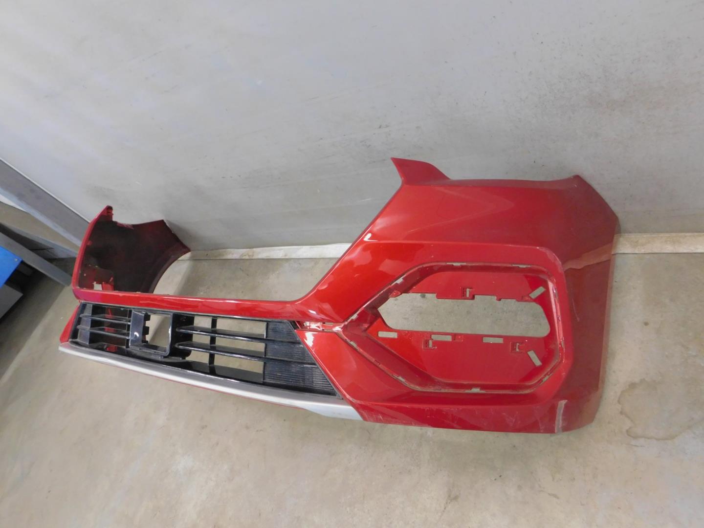 Бампер передний