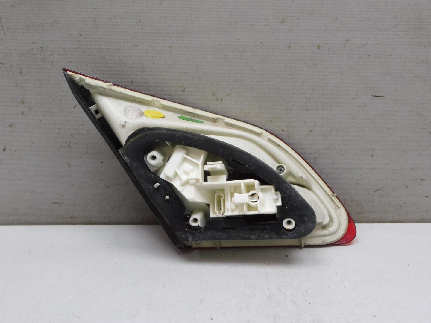 Фонарь задний внутренний правый