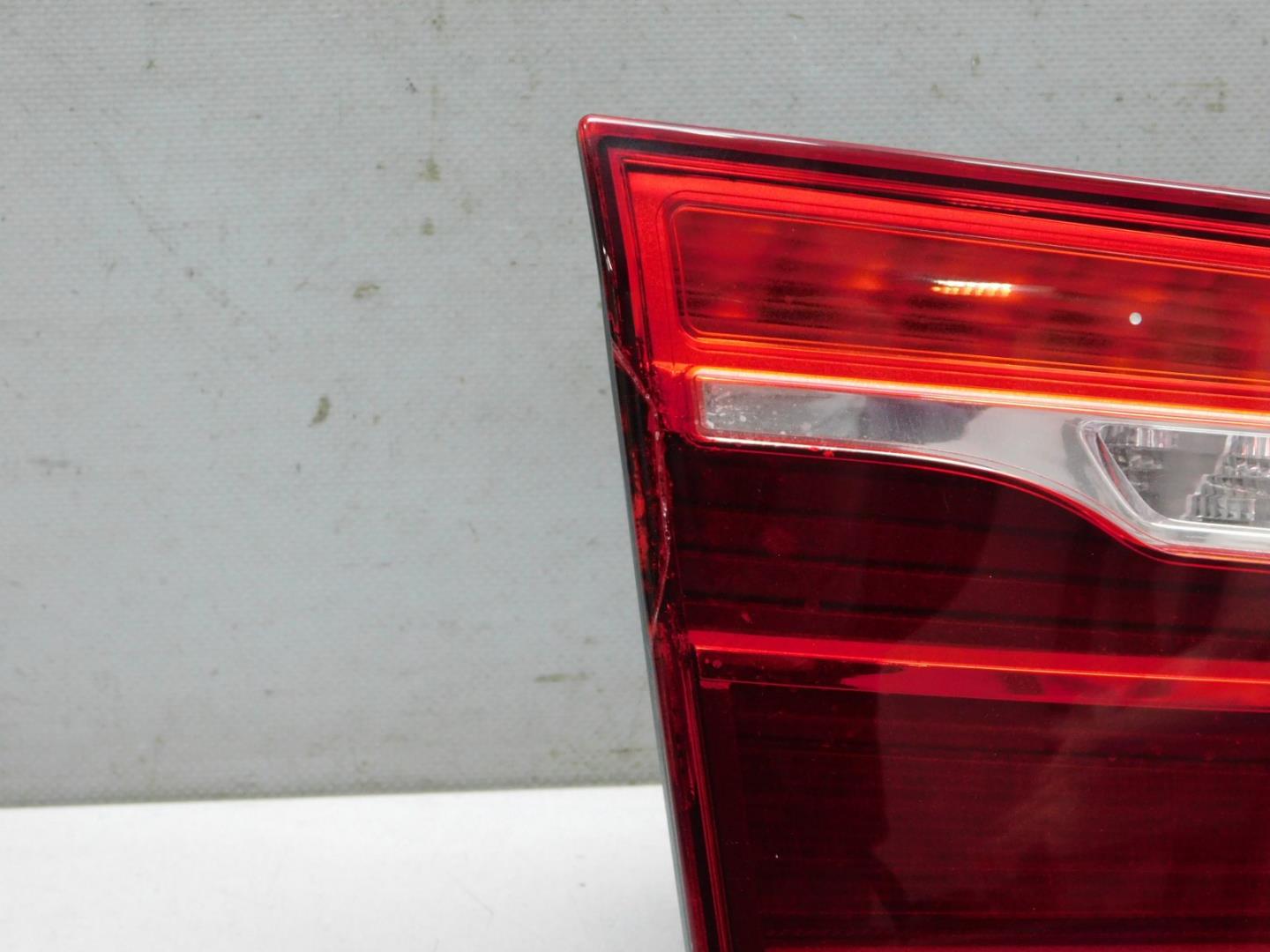 Фонарь задний внутренний левый