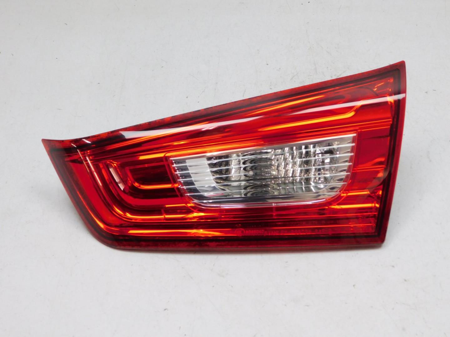 Фонарь задний внутренний правый