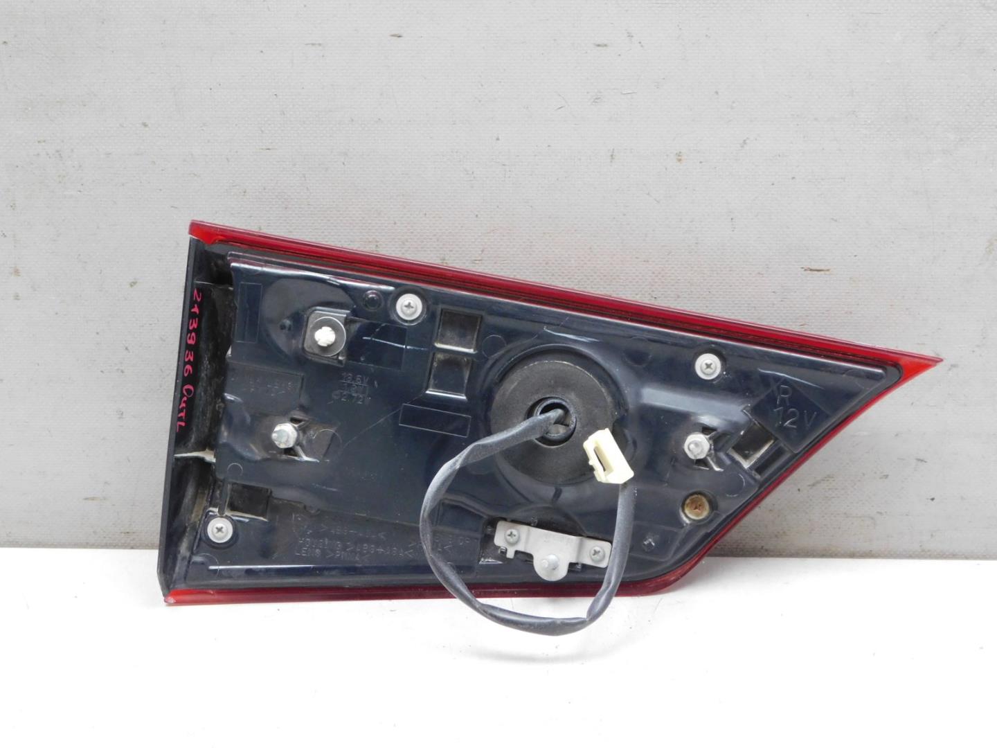 Фонарь задний внутренний правый