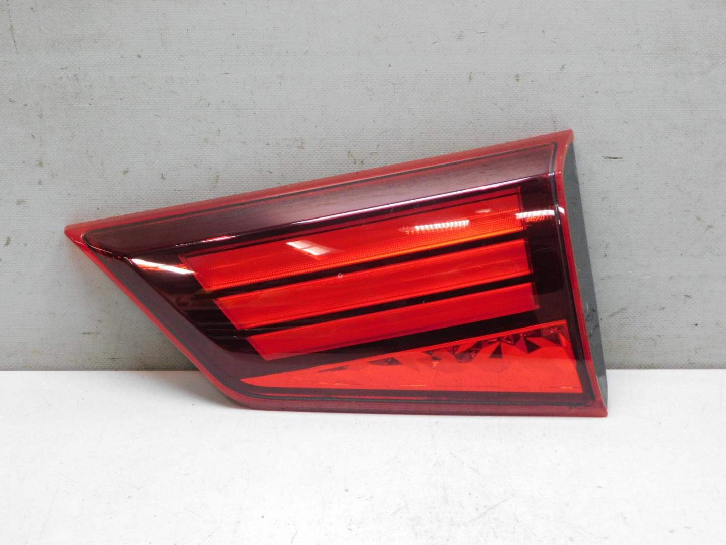 Фонарь задний внутренний правый